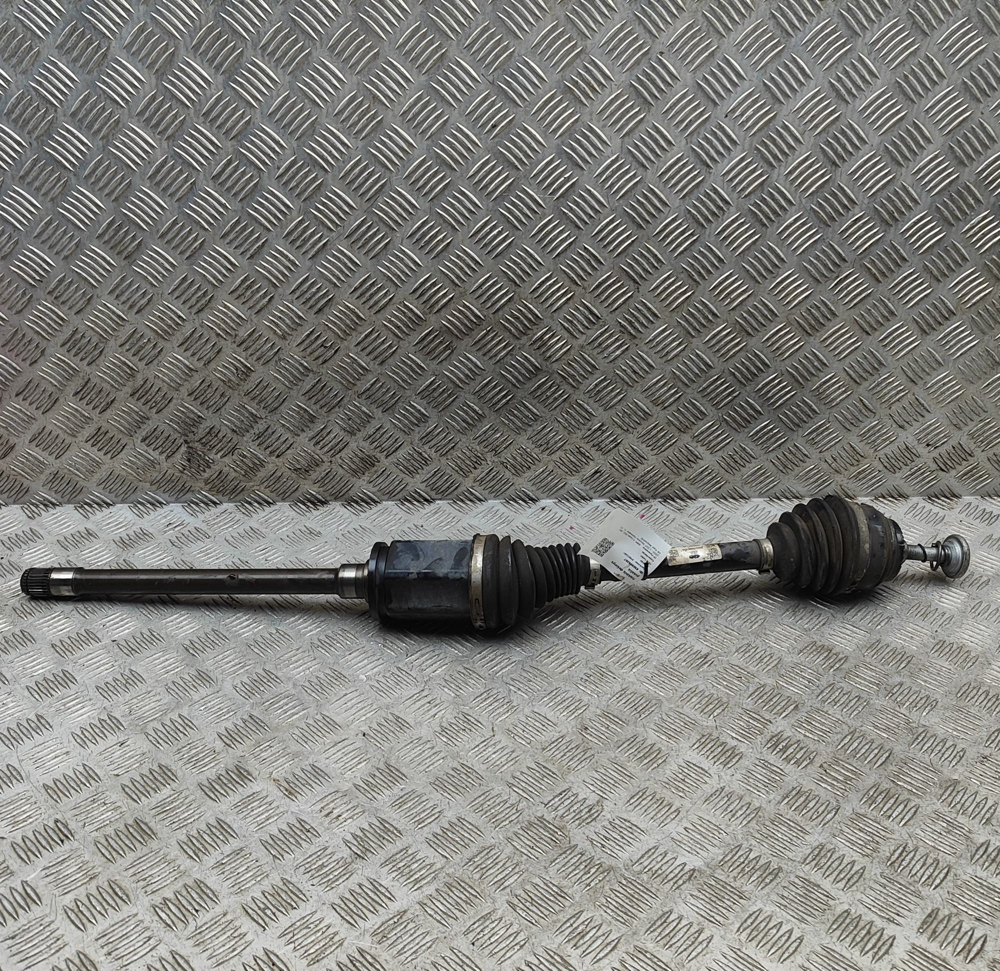 BMW 4 (F32 / F33 / F36) Front Right Driveshaft 8092196 Front Right Driveshaft BMW 4 SERIES (Co...