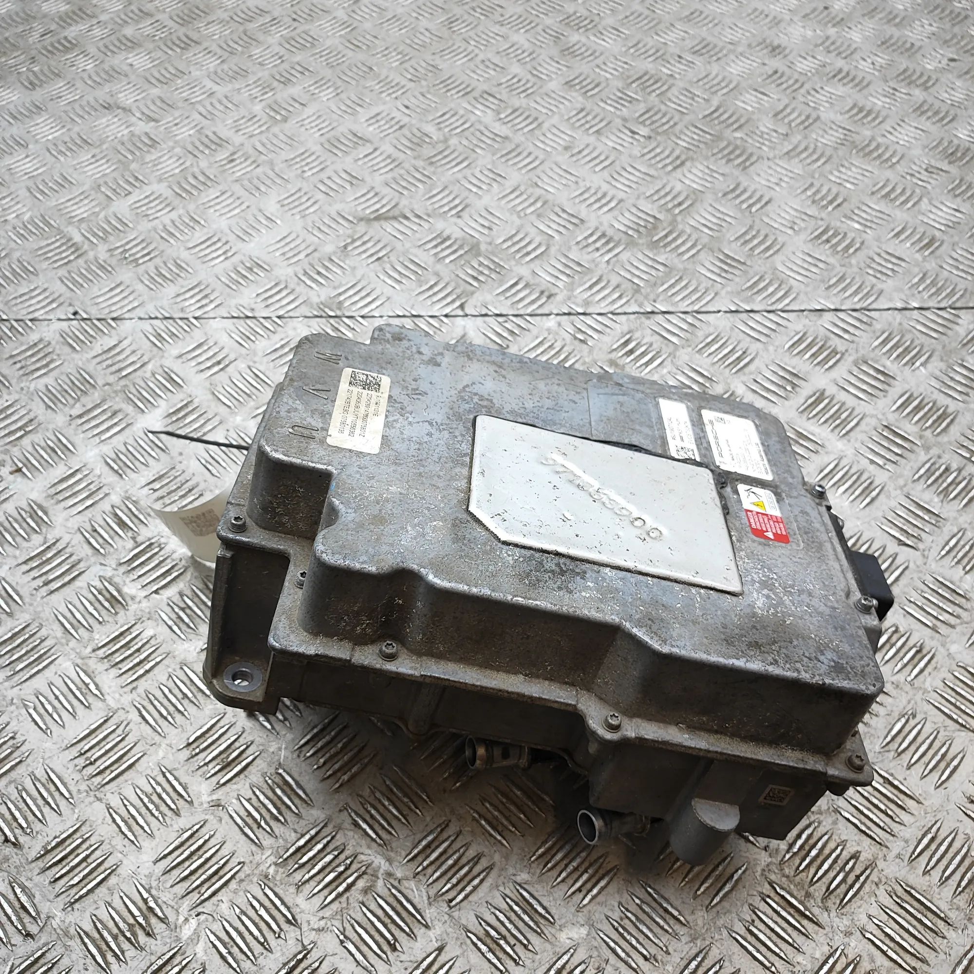 Porsche Taycan инвертор 9J1907124L, 9J1901131E Inverter PORSCHE TAYCAN ...