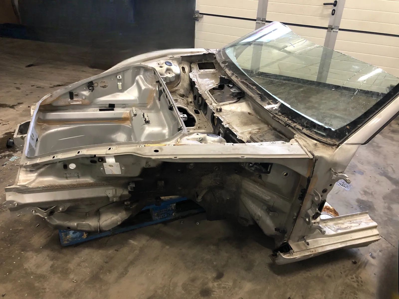 Porsche 911 (996) Front Left Quarter Panel Front Left Quarter Panel PORSCHE 911 (996) (199...