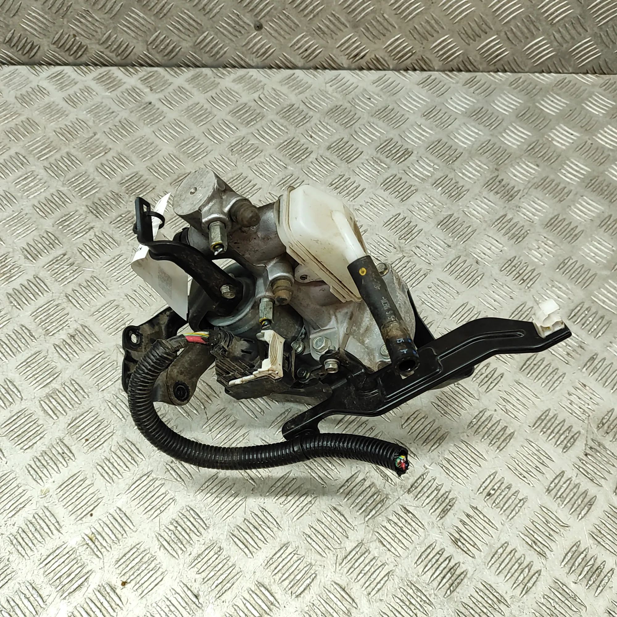 Honda CR-V Brake Servo Booster 57306-TMB-H01 Brake Servo Booster HONDA CR-V (V...