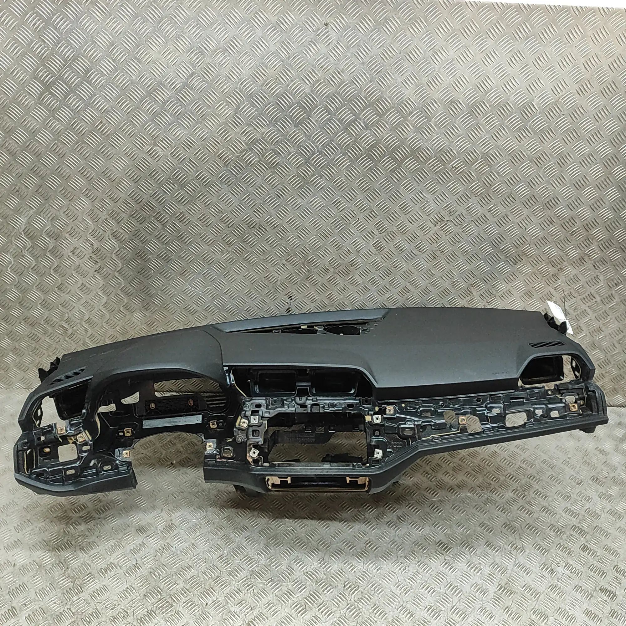 Audi Q3 (F3) Dashboard 83B857033 Dashboard AUDI Q3 (F3) (2018-...)

Pa...