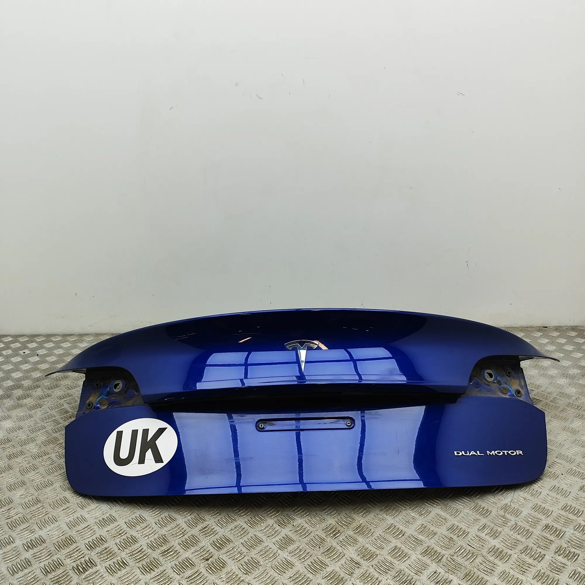 Tesla Model 3 Tailgate Bootlid 1601460-EC-A Tailgate Bootlid TESLA MODEL 3 (20...