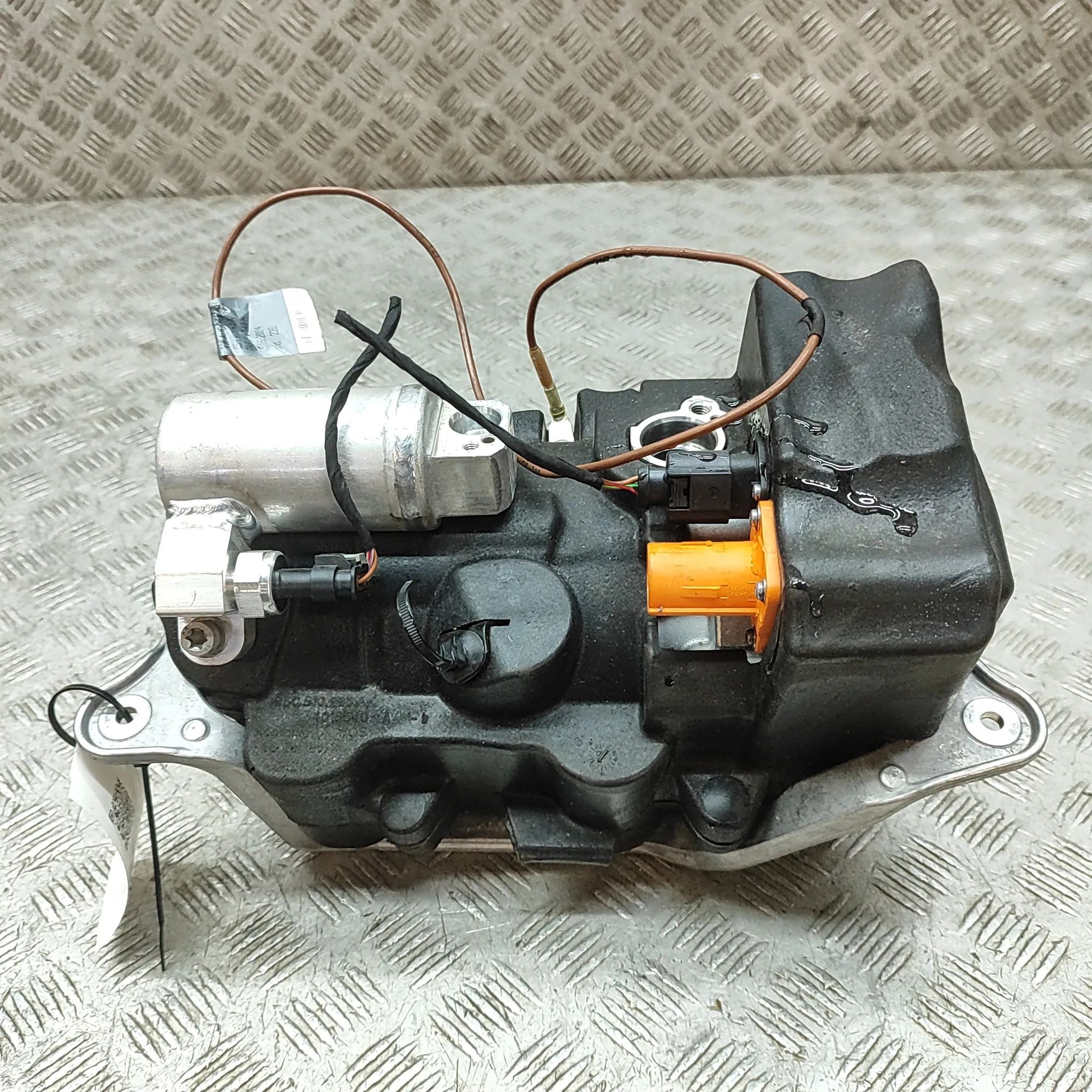 Porsche Macan (XAB) Air Condition A/C Pump 95C810296A, 95C816797C Air Condition A/C Pump P...