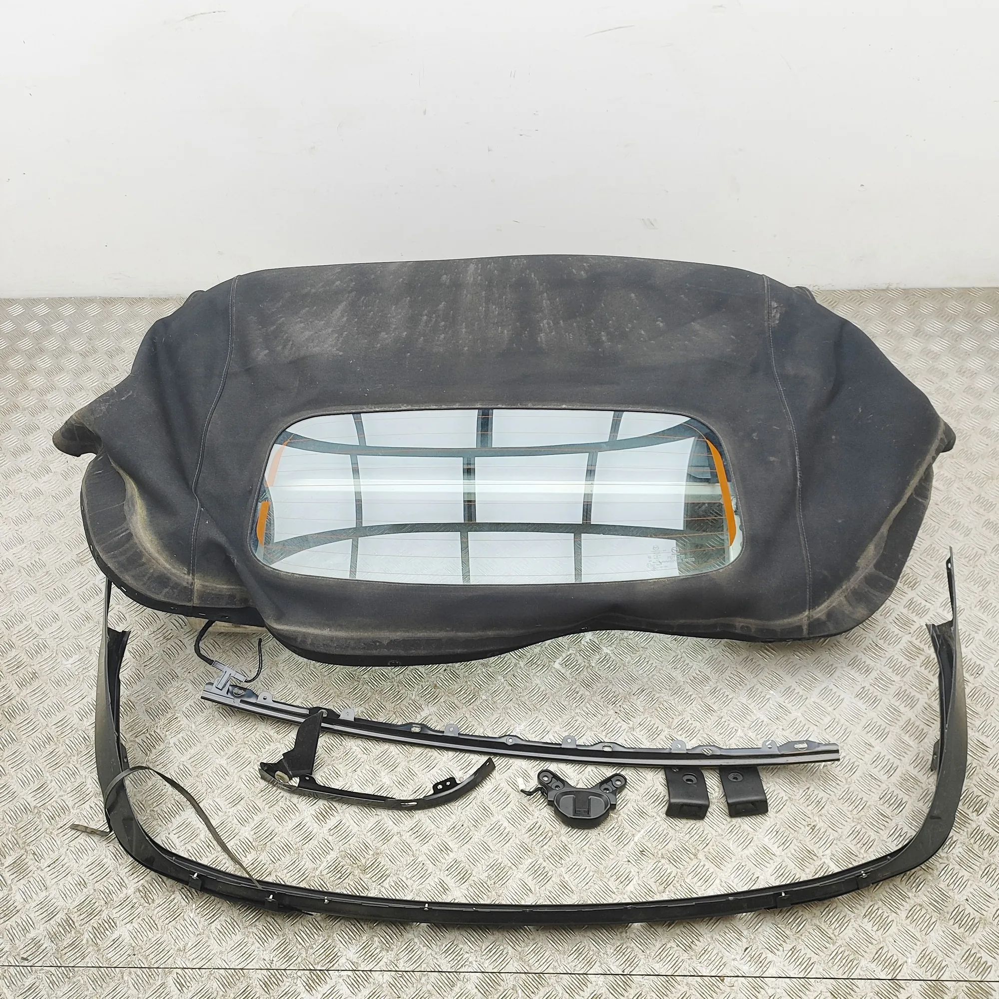Mazda MX-5 Roof Folding Mechanism N243-R1-100P Roof Folding Mechanism MAZDA MX-5 ...