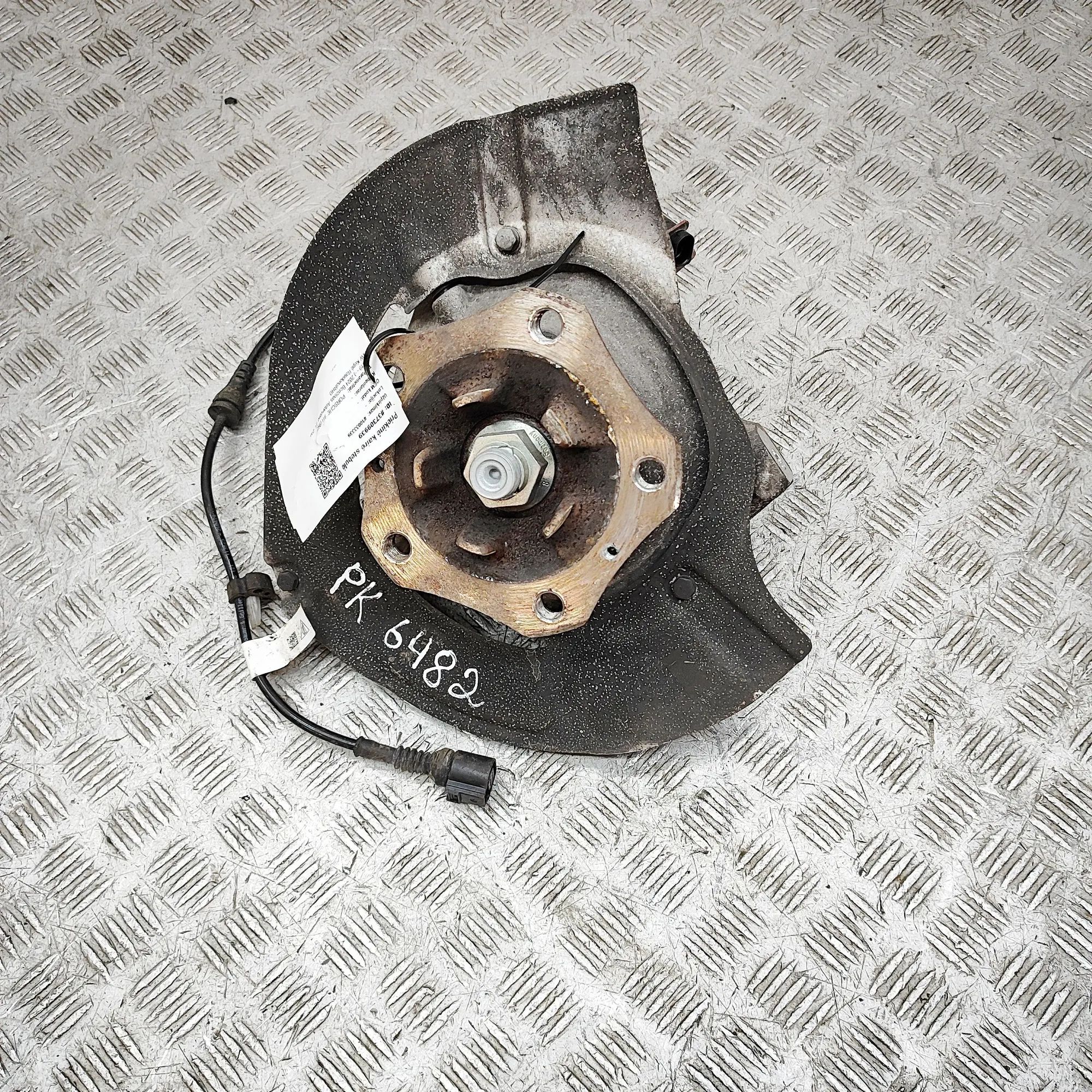 Porsche 911 (992) Front Left Wheel Hub 992407257 Front Left Wheel Hub PORSCHE 911 (992...