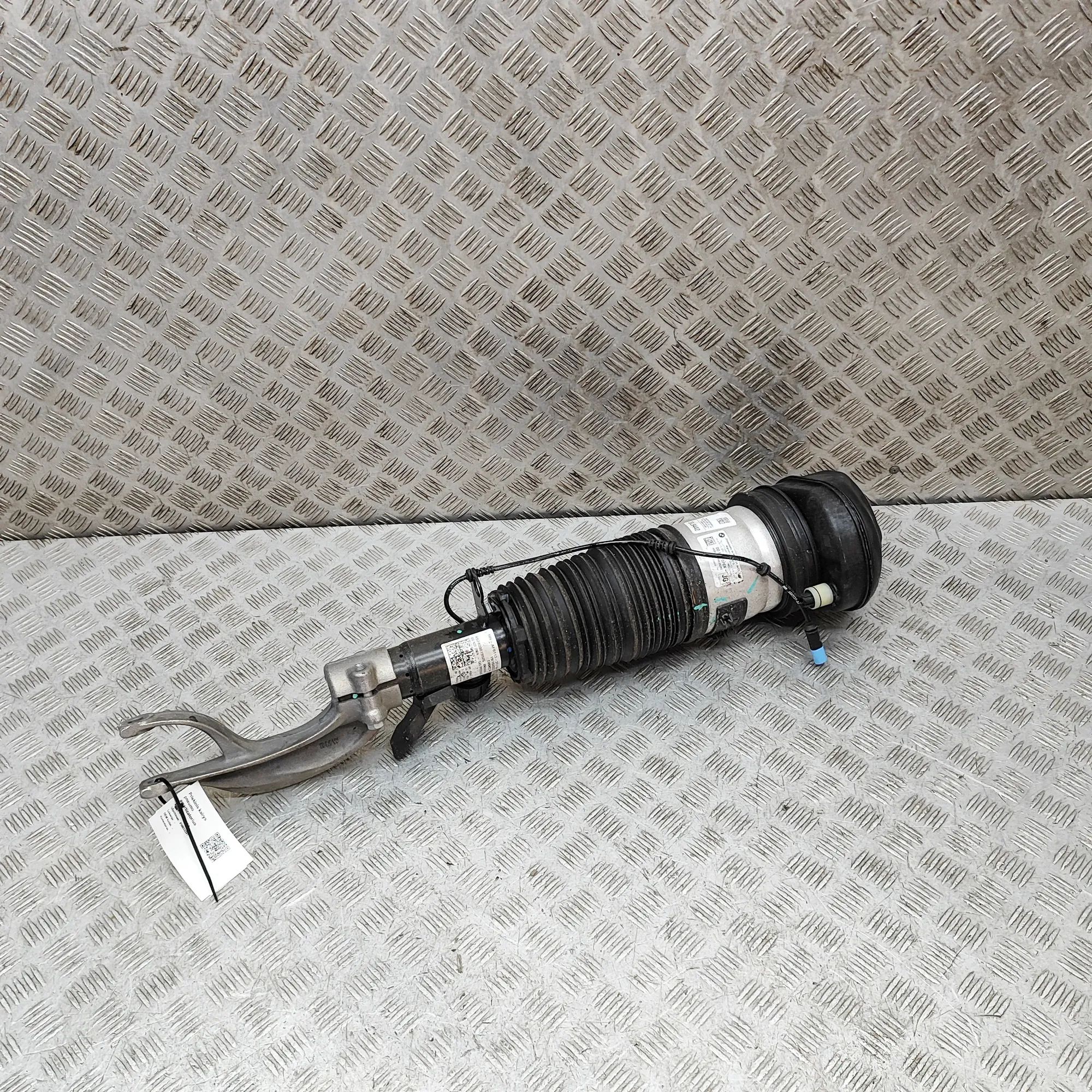 BMW X6 (G06) Front Left Air Shock Absorber G05V27N Front Left Air Shock Absorber BMW X6G06...