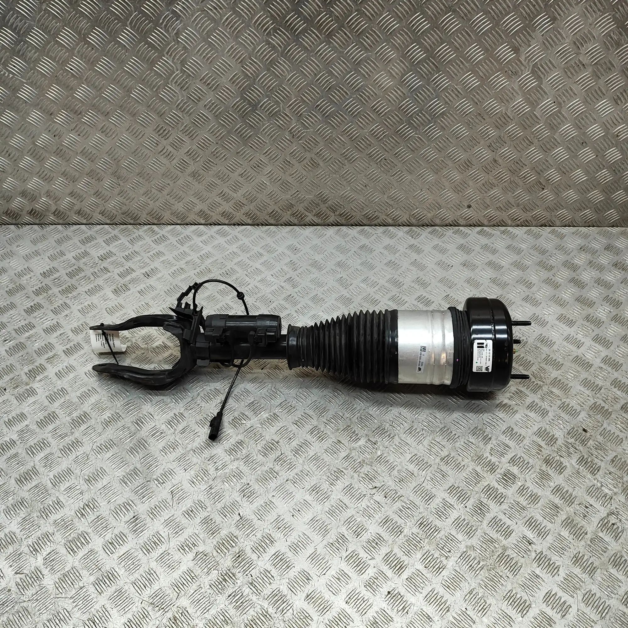 Mercedes-Benz GLE (W167) Front Left Air Shock Absorber A1673209704 Front Left Air Shock Absorber MERCE...