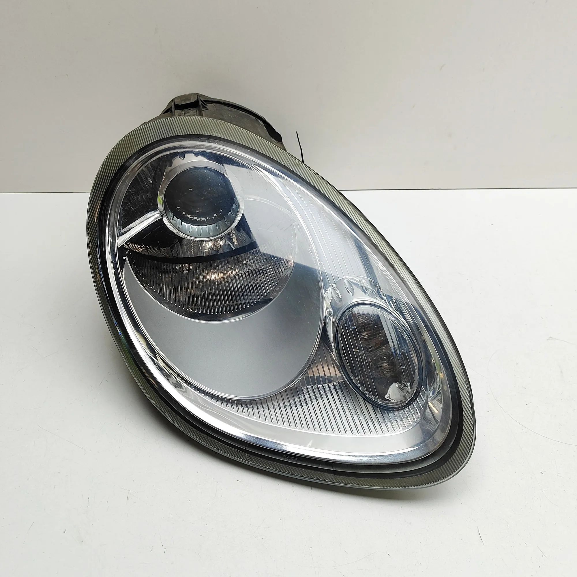 Porsche Boxster (987) Front Right Headlight 98763116402 Front Right Headlight PORSCHE BOXST...