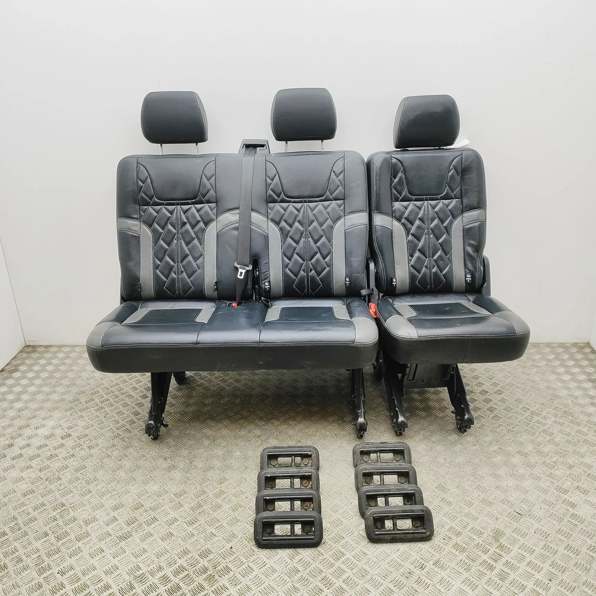 Volkswagen Transporter (T6, Caravelle, Multivan) Заднее сиденье 7E0883669P, 7E0883670M Rear Seat VW TRANSPORTER...