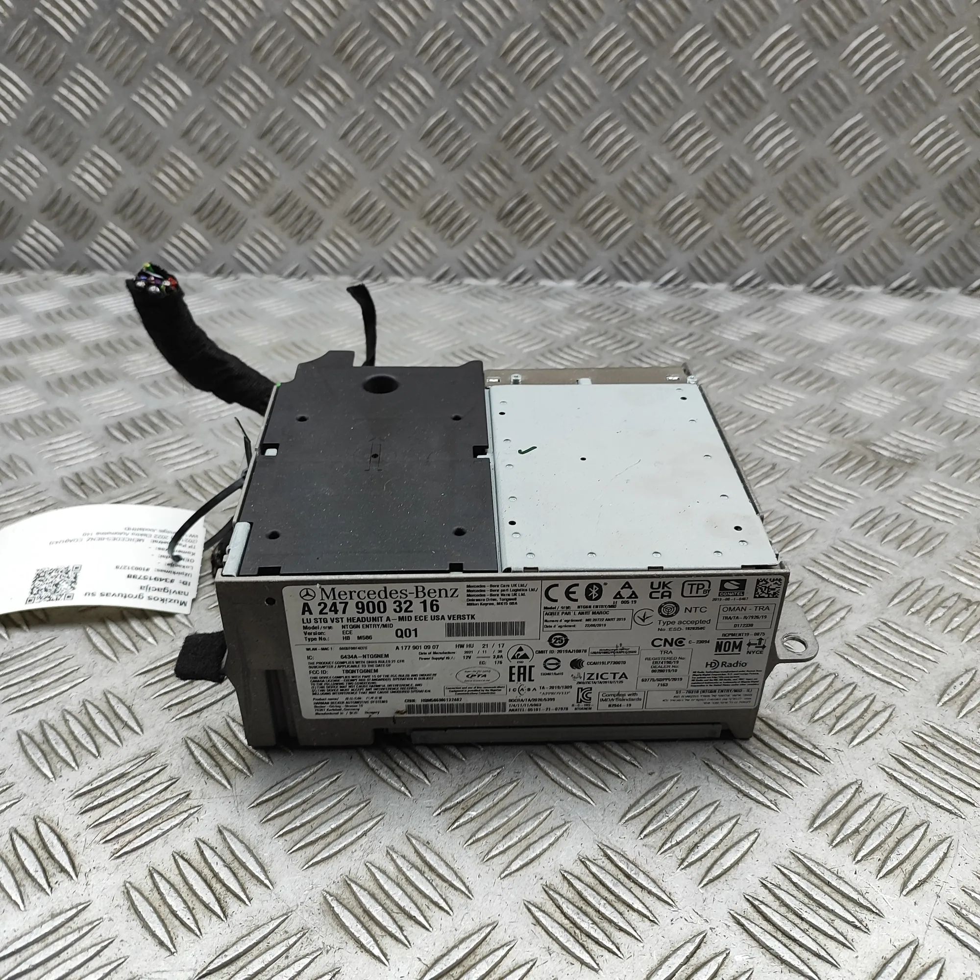 Mercedes-Benz GLA / EQA (H247) Music Navi CD Radio Player Head Unit A1779010907, A2479003216 Music Navi CD Radio Pl...