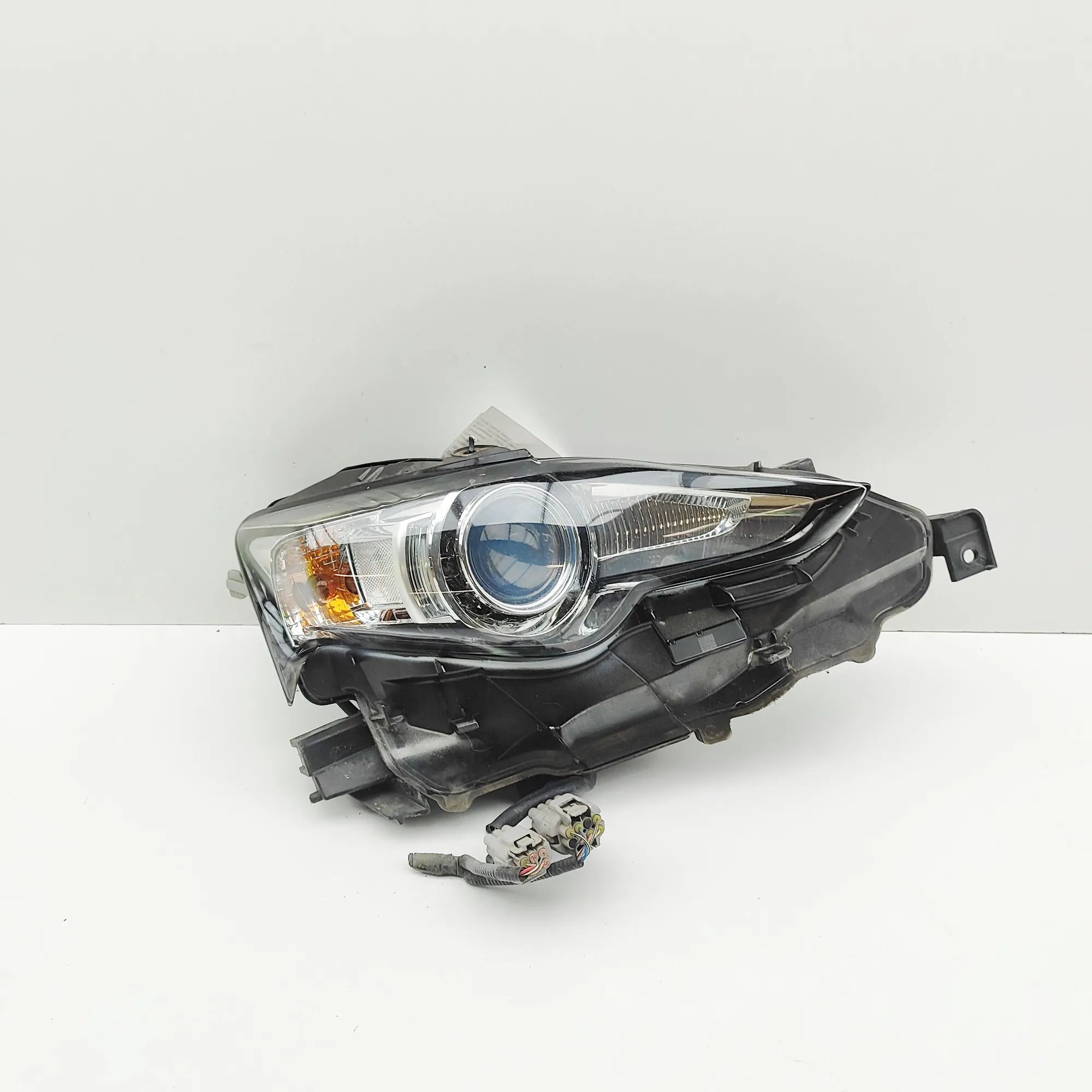 Lexus IS Front Right Headlight 81145-53700 Front Right Headlight LEXUS IS (III...