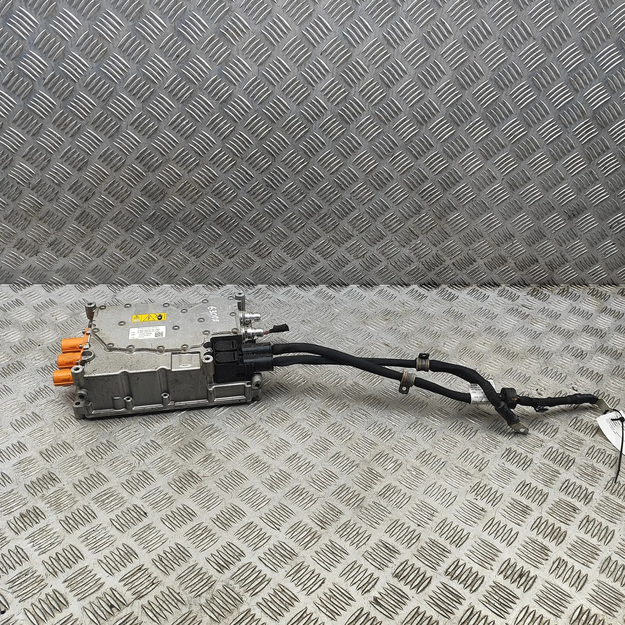 Mercedes-Benz GLA / EQA (H247) Invertteri A0003429100, A0003404503, A2435406015 Inverter ...