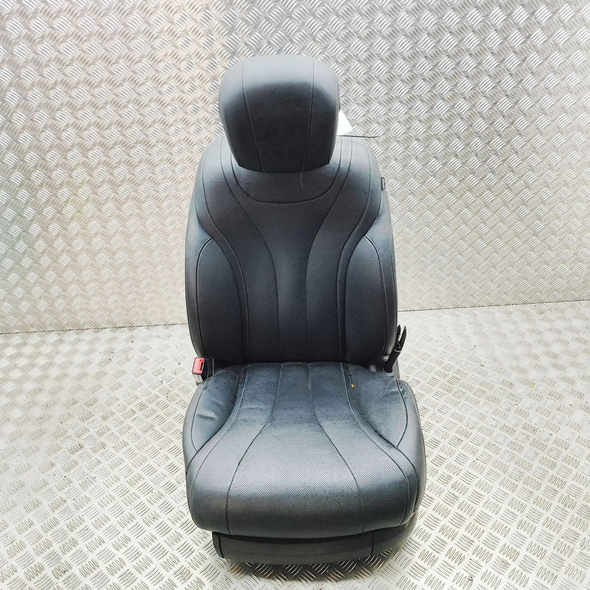 Mercedes-Benz A (W176) Front Left Seat A0009108904 Front Left Seat MERCEDES-BENZ S-CLA...