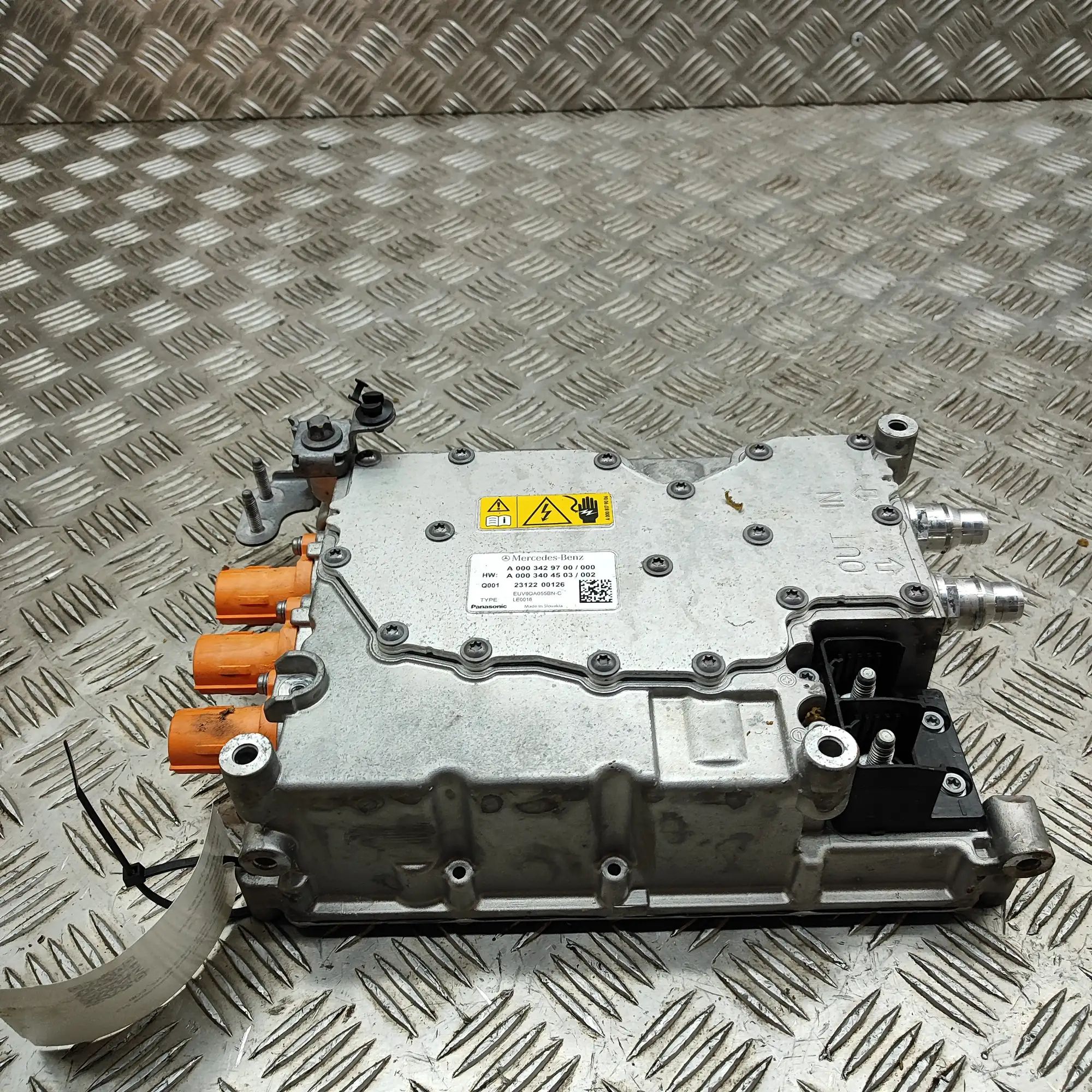 Mercedes-Benz GLB / EQB (X247) Voolukonverter 12v-230v A0003404503, A0003429700 Inverter MERCEDES-BENZ...