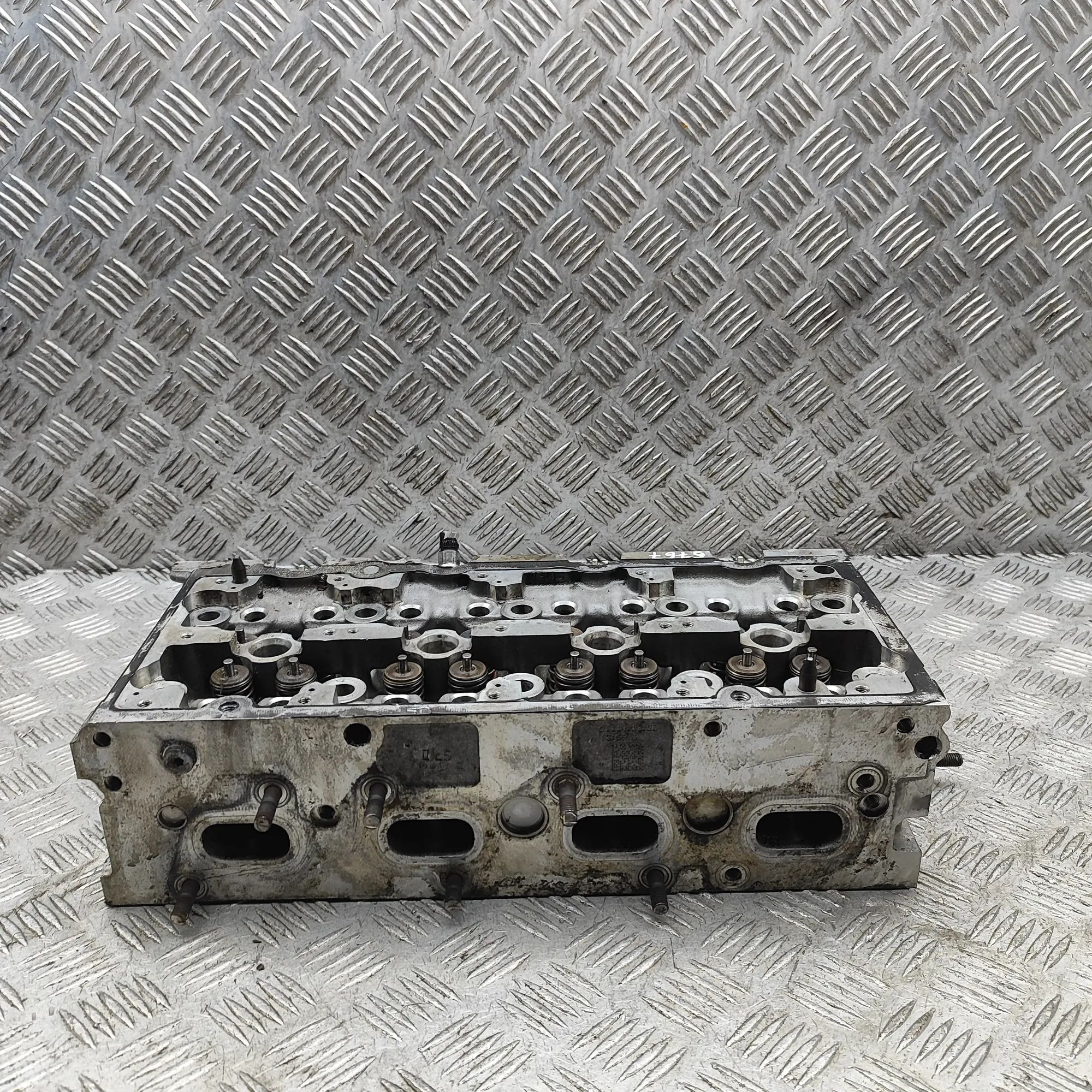 Volkswagen Crafter Engine Cylinder Head 04L103403M Engine Cylinder Head VW CRAFTER (Pla...