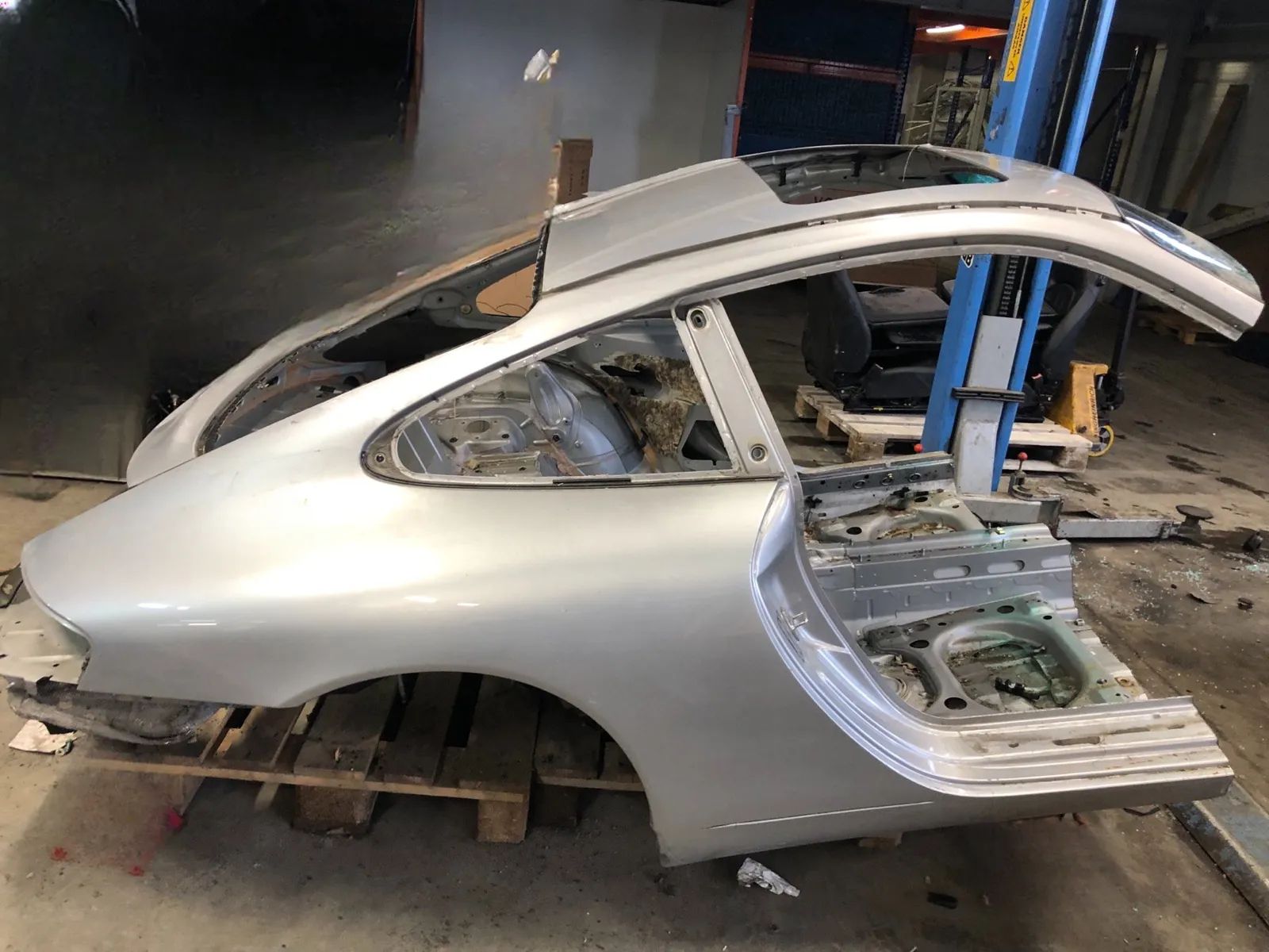 Porsche 911 (996) Rear Right Quarter Panel Rear Right Quarter Panel PORSCHE 911 (996) (199...