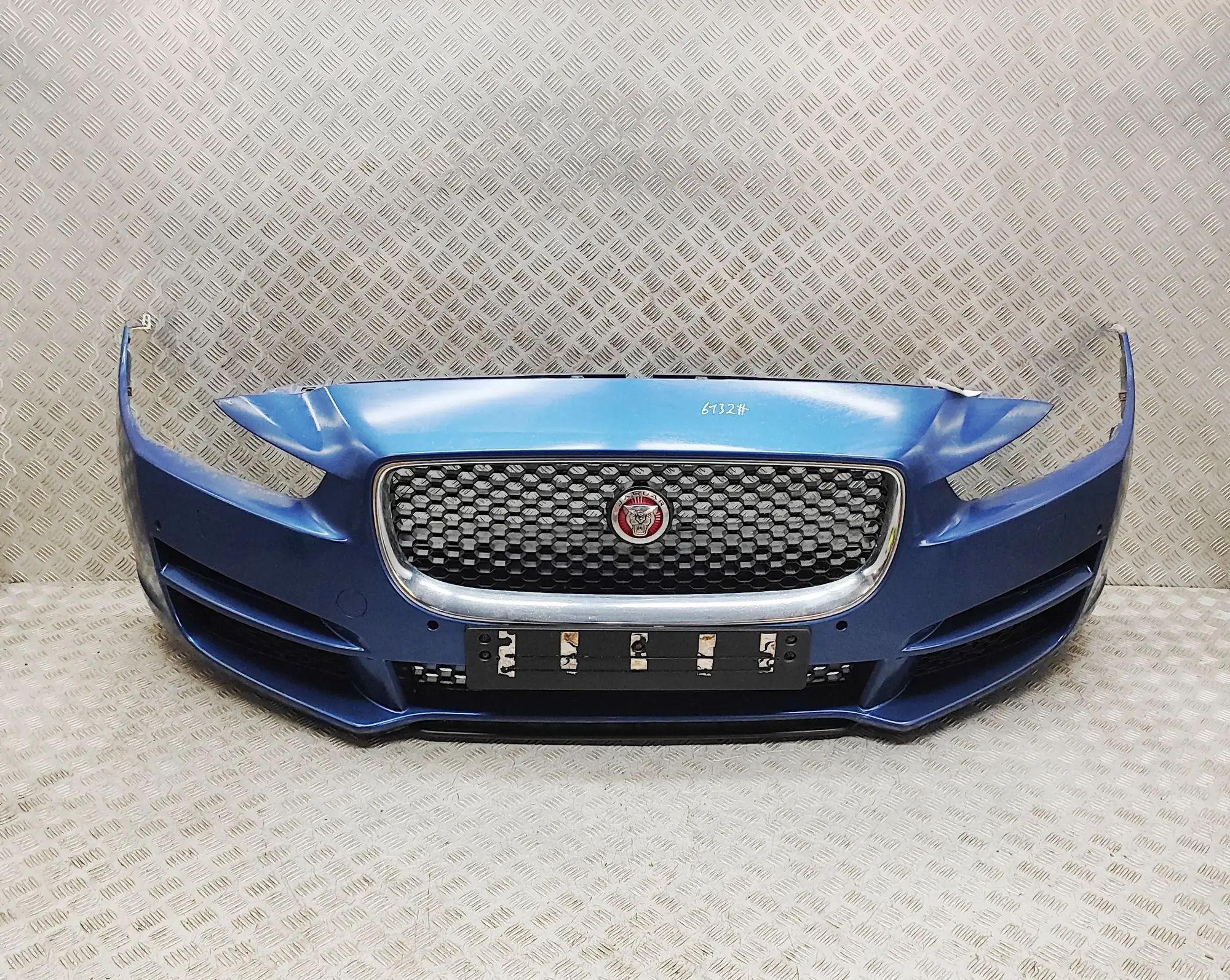 Jaguar XE front bumper GX73-17B971-DD Front Bumper JAGUAR XE (X760) (2...