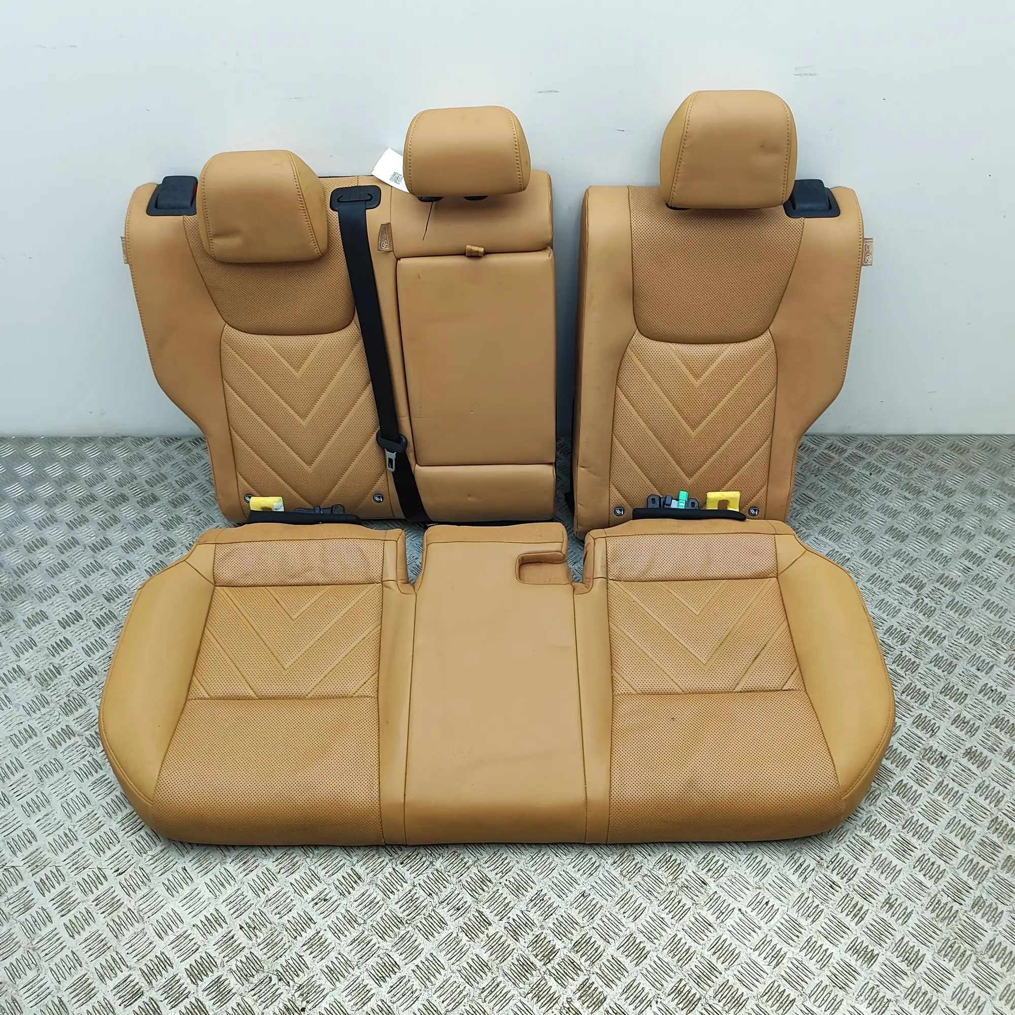 Lexus NX Takapenkki 71075-78340-E2, 71017-78070, 71018-78070, 71503...