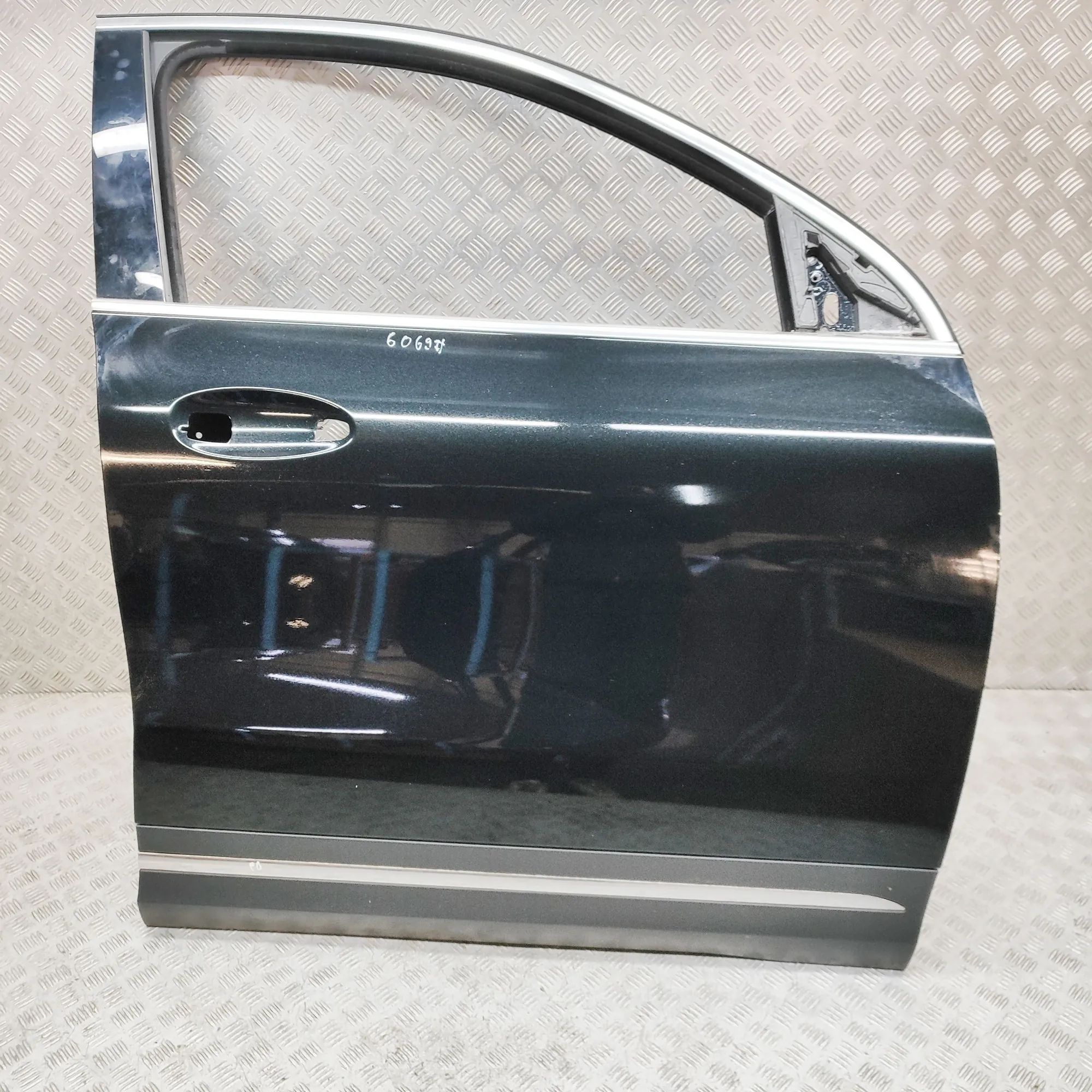 Mercedes-Benz GLA / EQA (H247) Front Right Door A2477202803 Front Right Door MERCEDES-BENZ GLA ...