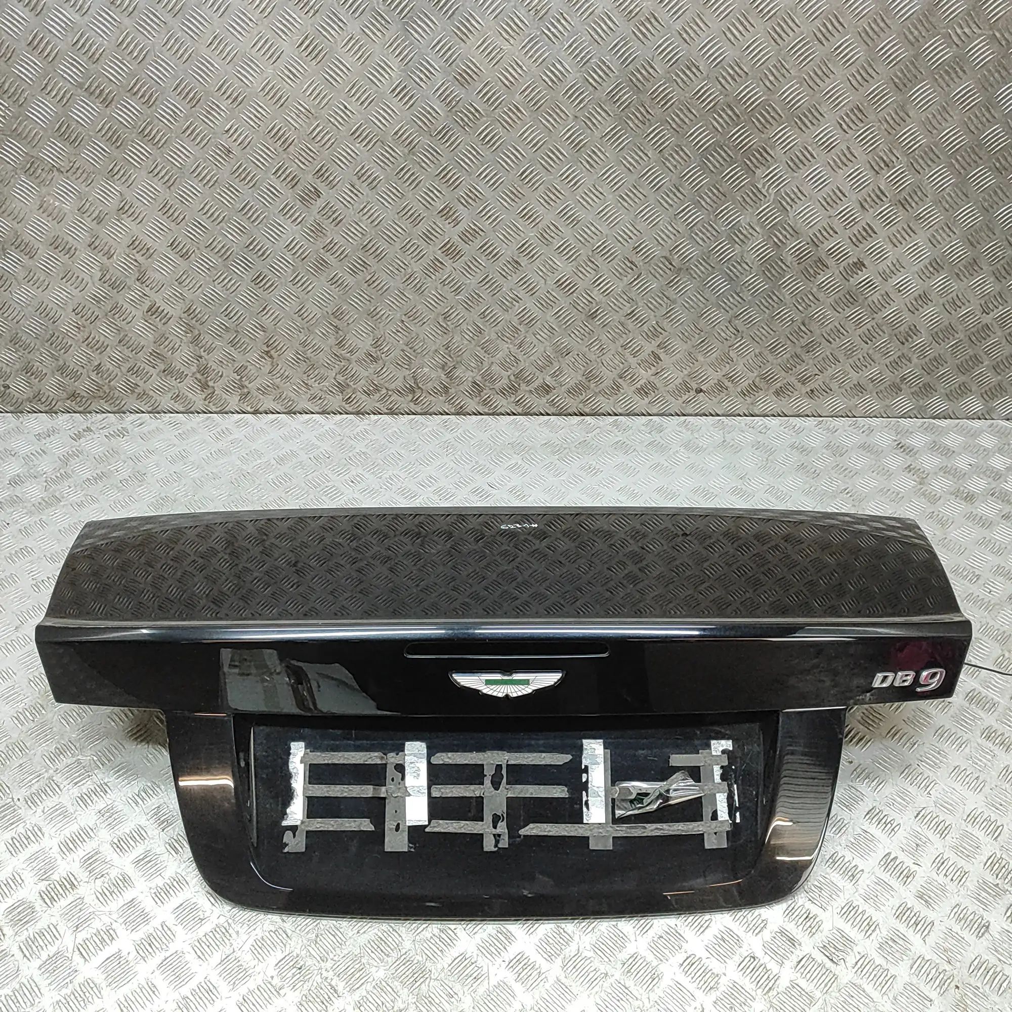 Tailgate Bootlid Brand/Model: ASTON MARTIN DB9
Year: 2008
Engine...