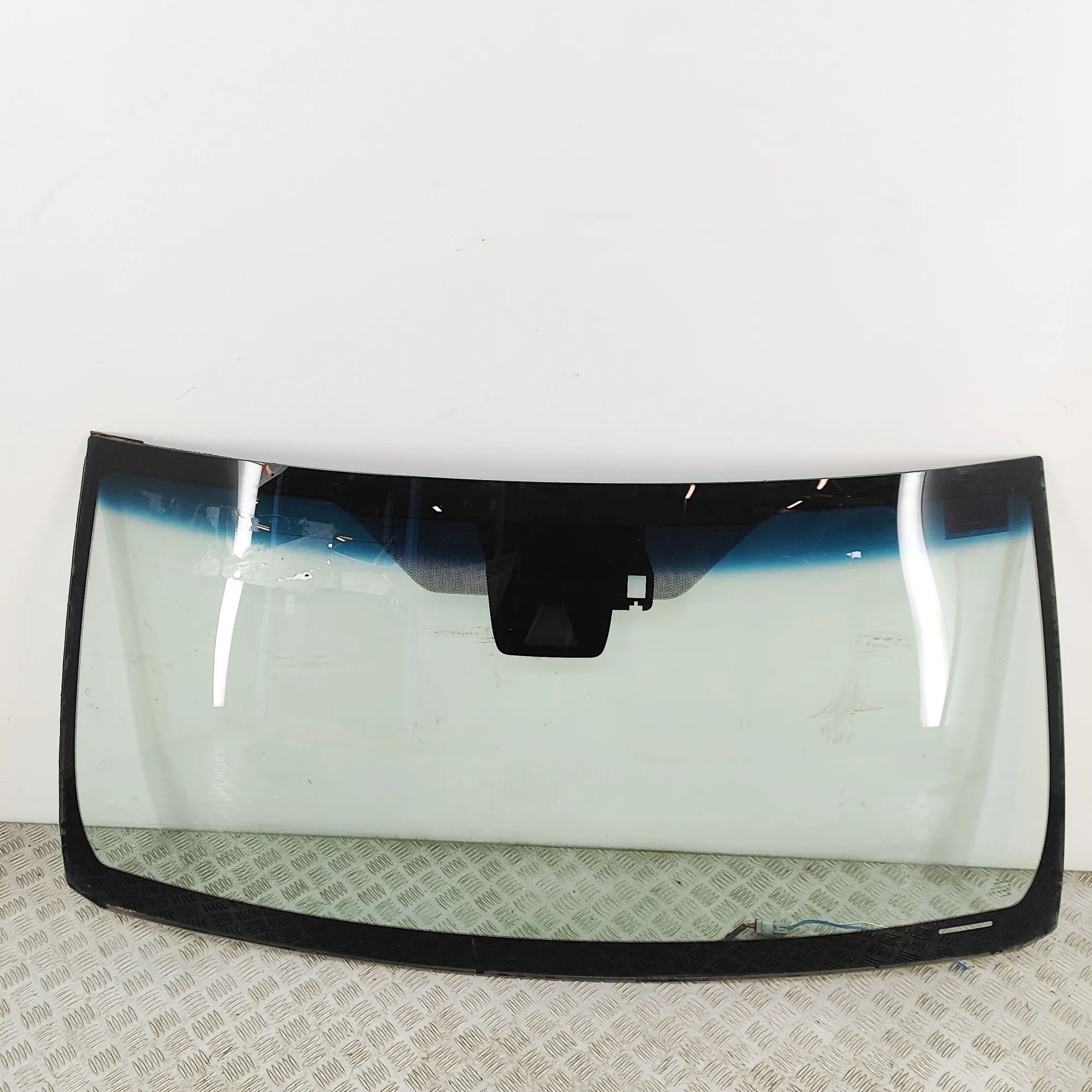 Toyota Land Cruiser 150 Front Windshield 56101-60F40 Front Windshield TOYOTA LAND CRUISE...