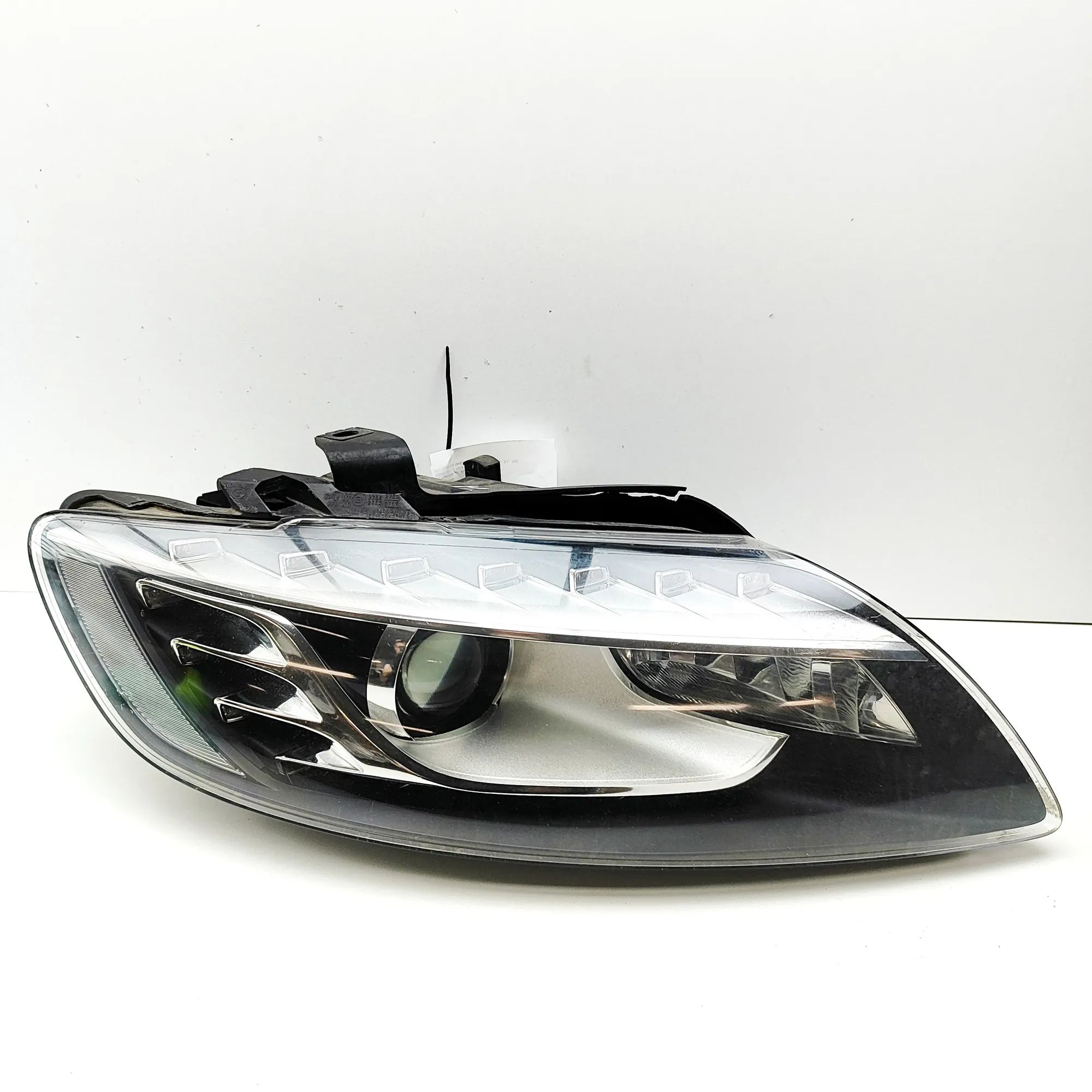 Audi Q7 (4L) Front Right Headlight 4L0941030AG, 4L0941030AC Front Right Headlight ...