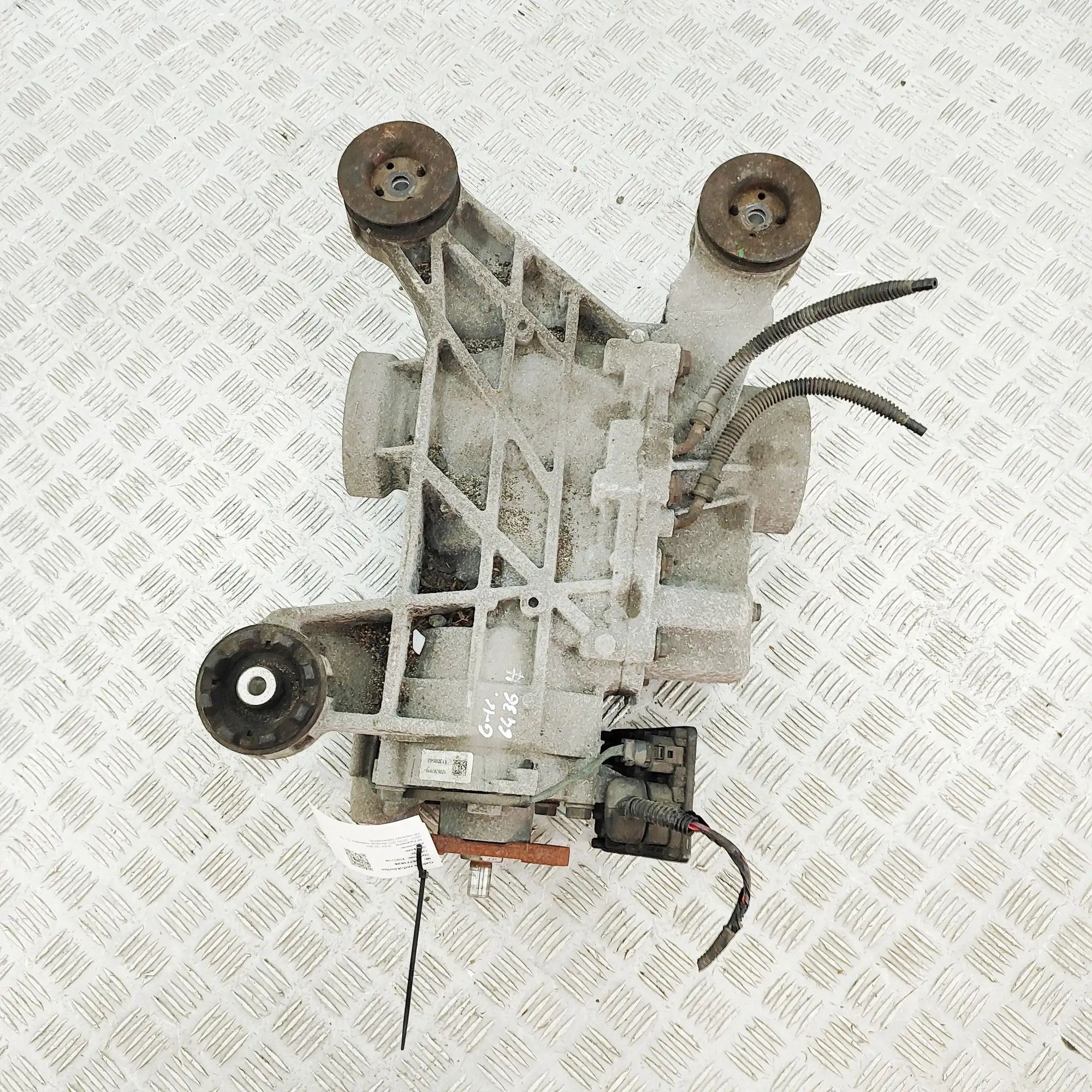 Audi Q3 (8U) takatasauspyörästö 0AY907554J, 0AY525010N Rear Differential AUDI Q...