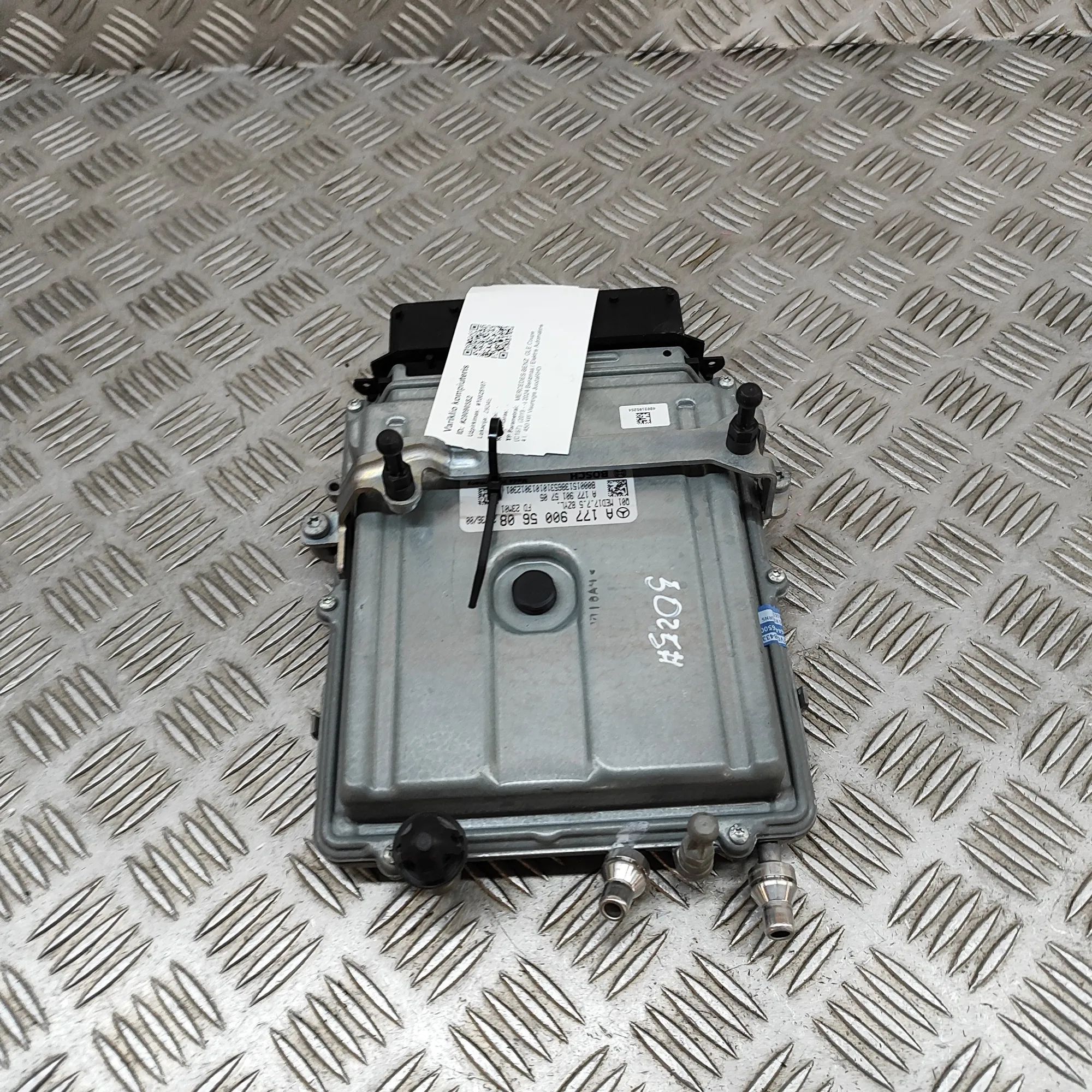 Mercedes-Benz GLE (W167) Engine Control Unit A1779015705, A1779005608 Engine Control Unit ME...