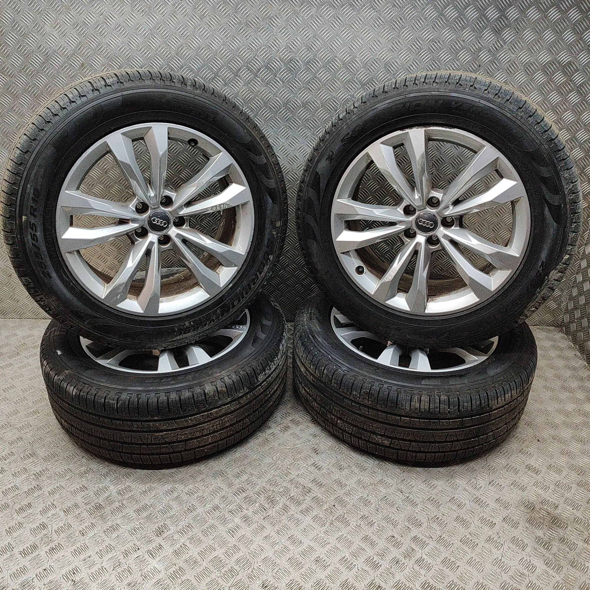Audi Q7 (4M) Alloy Wheel Set 4M0601025C Alloy Wheel Set AUDI Q7 (4M) (2015-....