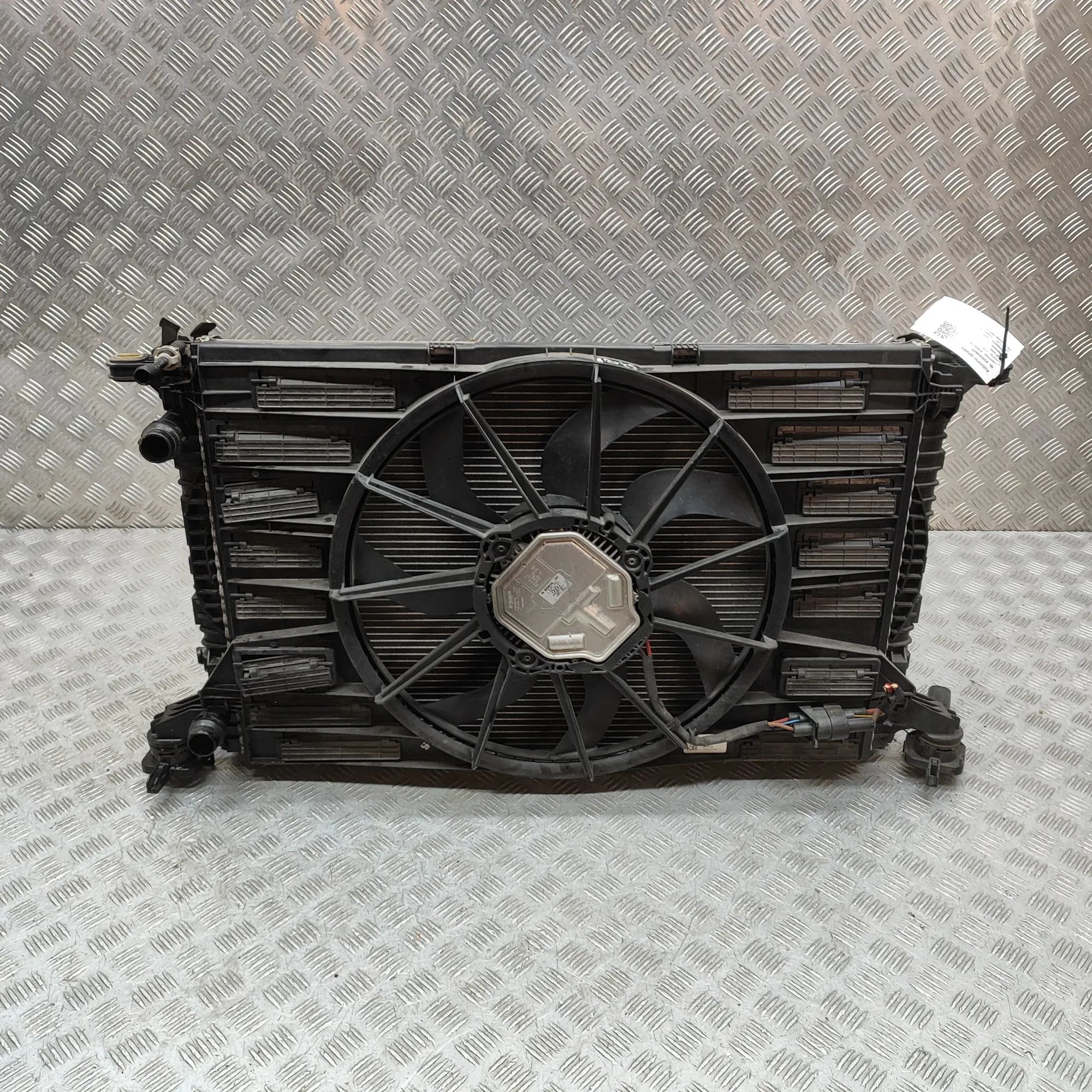 Audi A4 (B9) Cooling Radiator Pack 0130707410, 0130707101, 8W0959455C, 8W0145804A,...