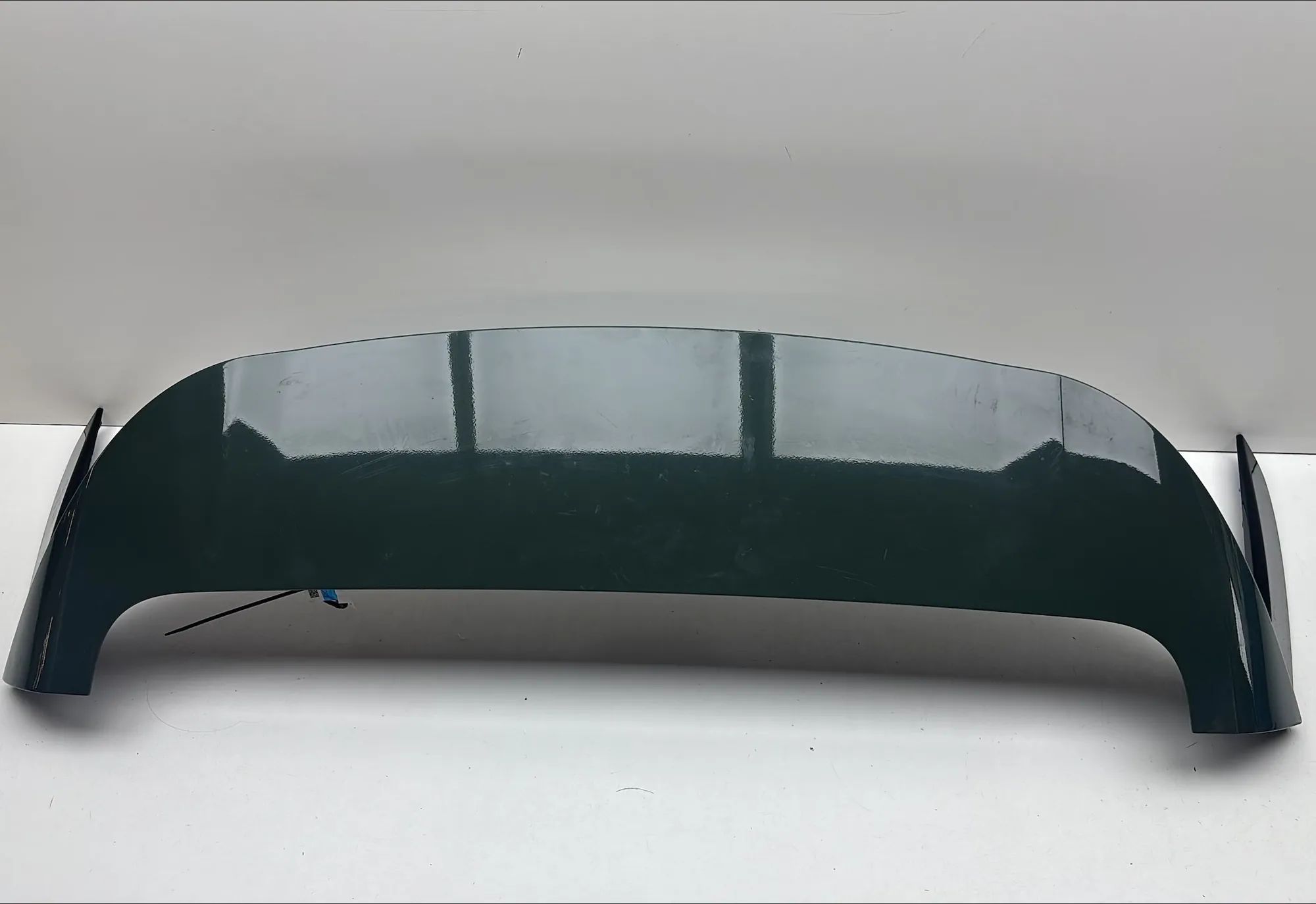 Kia Sorento Tailgate Bootlid Spoiler 87210-P2600, 87210-P2700, 872A6-P2500, 87210-P2...