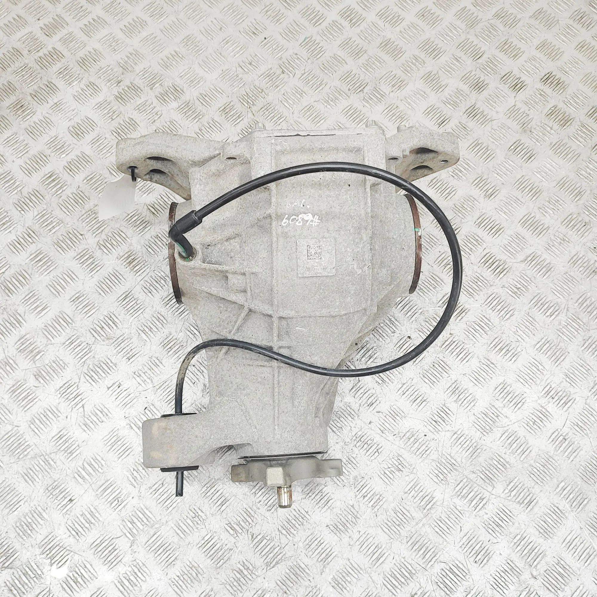 Mercedes-Benz GLE (W167) takatasauspyörästö A1673500301 Rear Differential MERCEDES-BENZ GLE...
