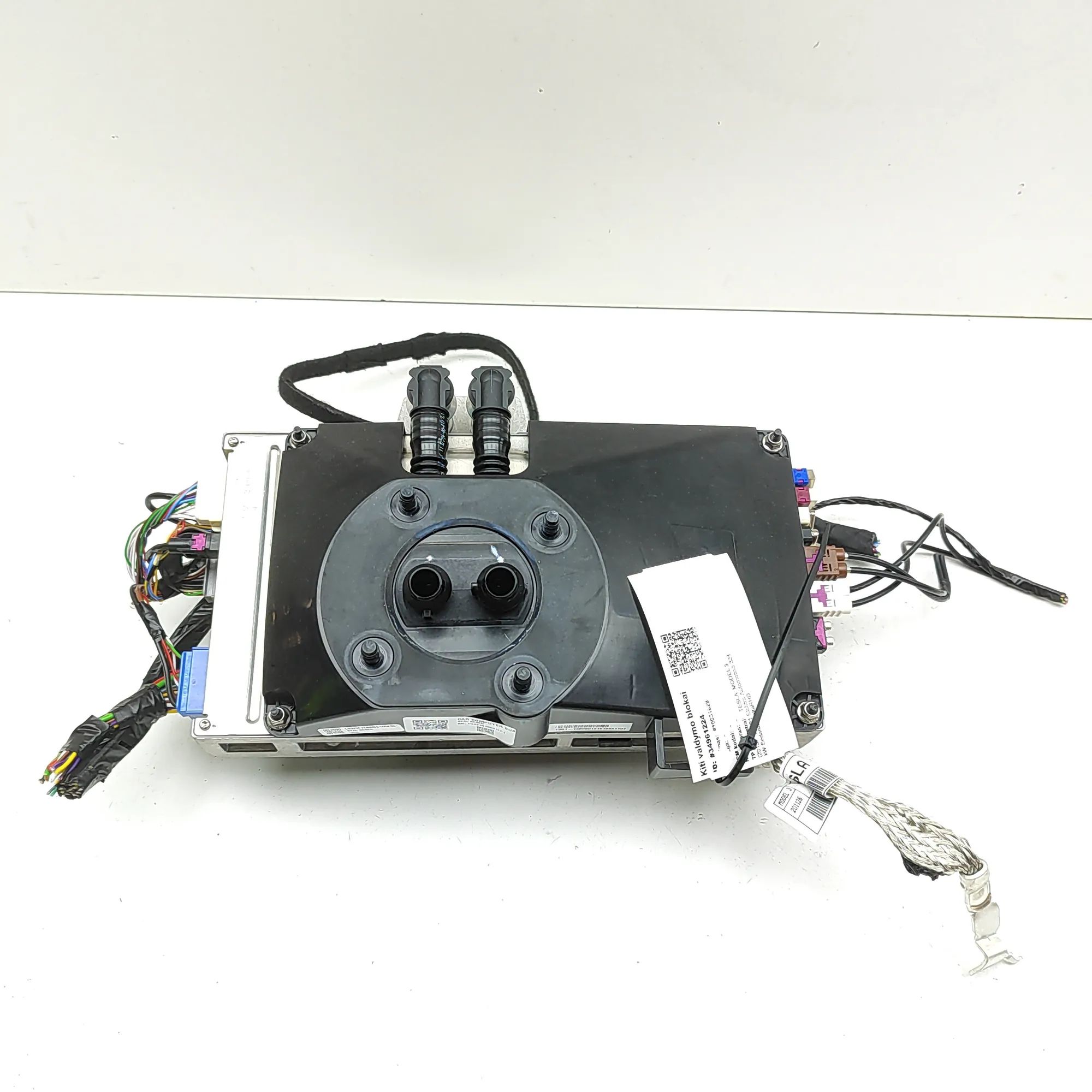 Tesla Model 3 Other Control Units 1465/72-00-A, 1566786-05-C Other Control Units ...