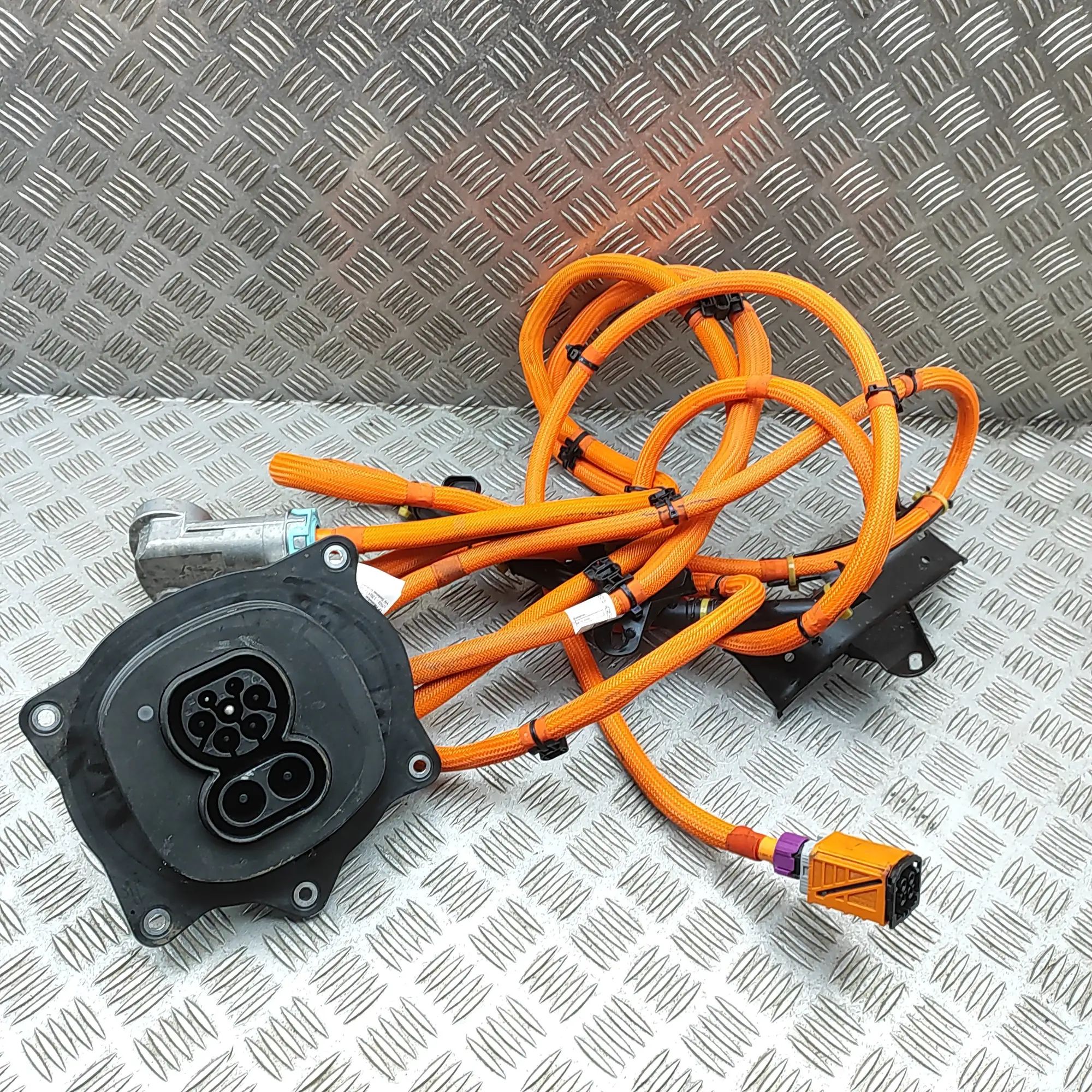 BMW 5 (G30 / G31) Battery Charging Cable 5A58F53, 5A55A48, 5A36959, 5B39C75 Battery Char...