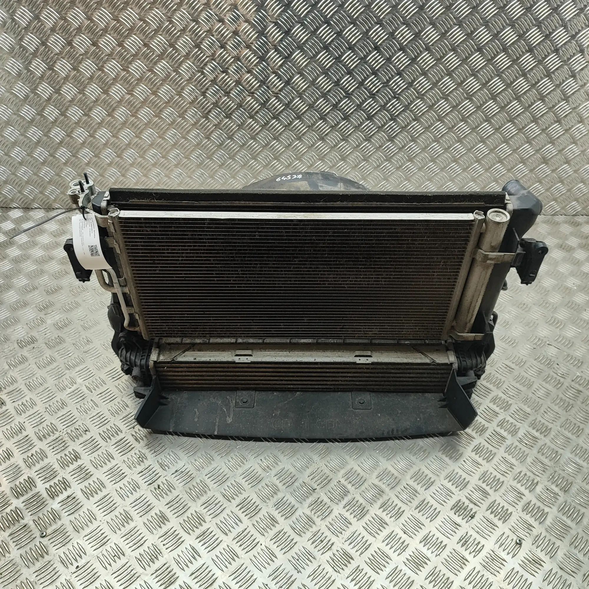 Kia Ceed (CD) Cooling Radiator Pack 25310-J7800, HC200-NXJBC, 28277-08010, 28270-08...