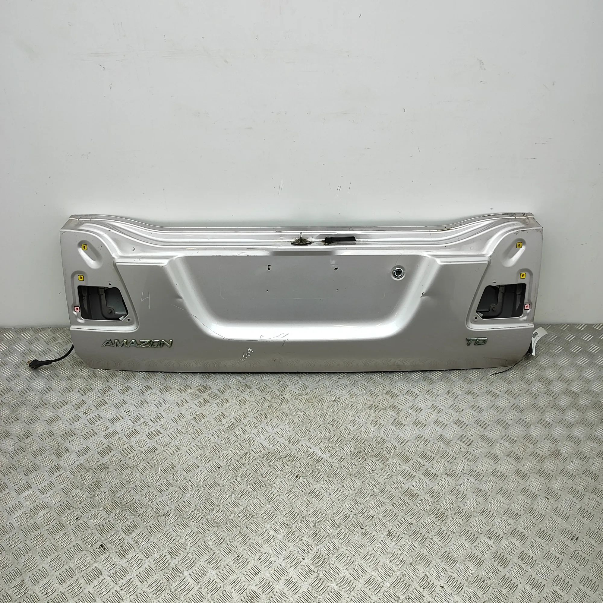 Toyota Land Cruiser 100 Tailgate Bootlid 65061-60181 Tailgate Bootlid TOYOTA LAND CRUISE...