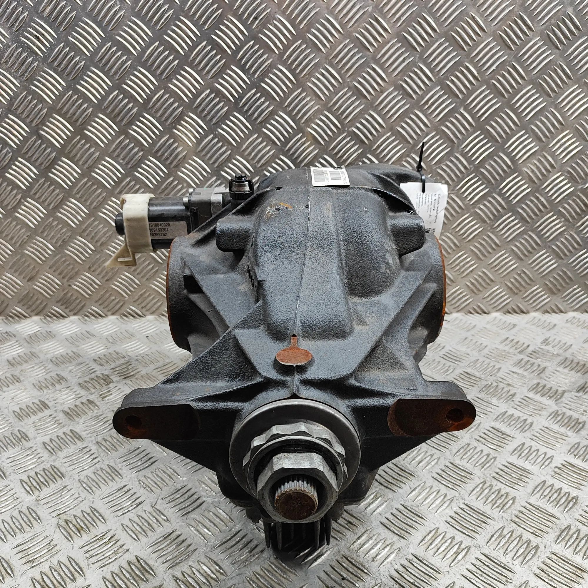 BMW 8 (G15) rear differential 7656928 Rear Differential BMW M8 (Coupe F92) (2...