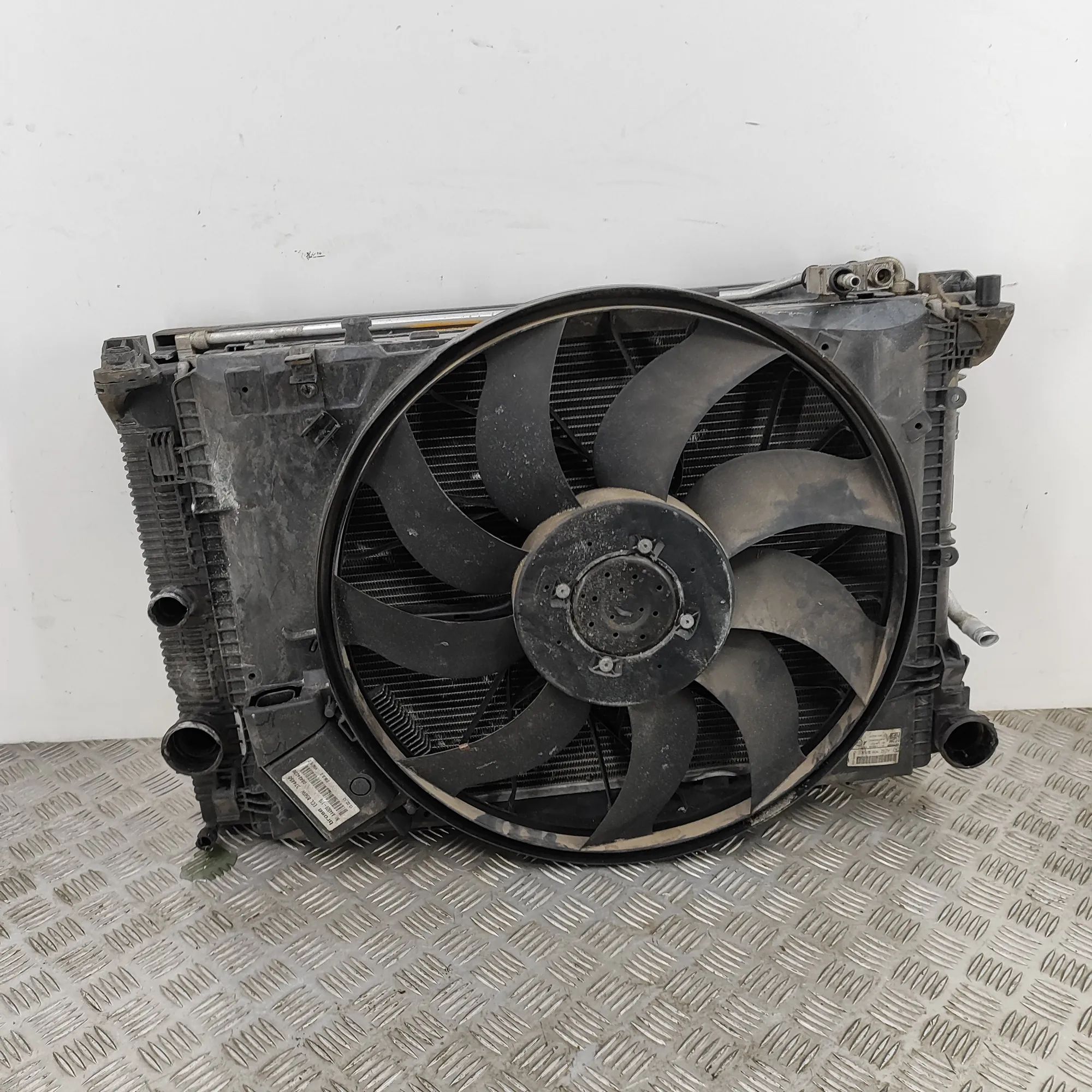 Mercedes-Benz CLS (C218) Cooling Radiator Pack A0995000654, A0995001554, A2129061002 Cooling R...