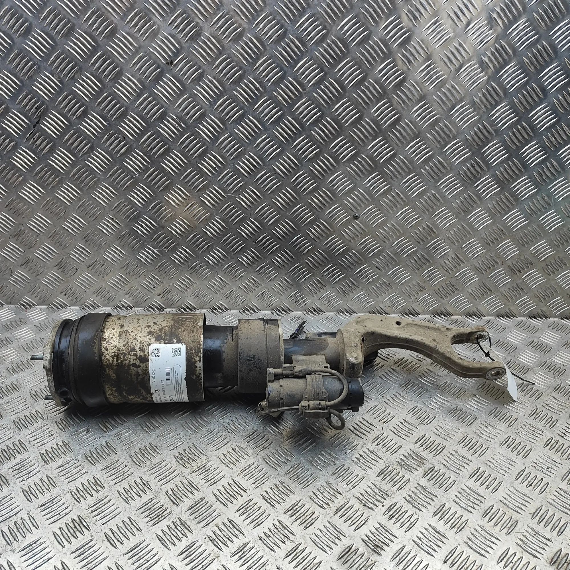 Tesla Model X Front Left Air Shock Absorber W309250007, 1027061-00-C Front Left Air Shock A...