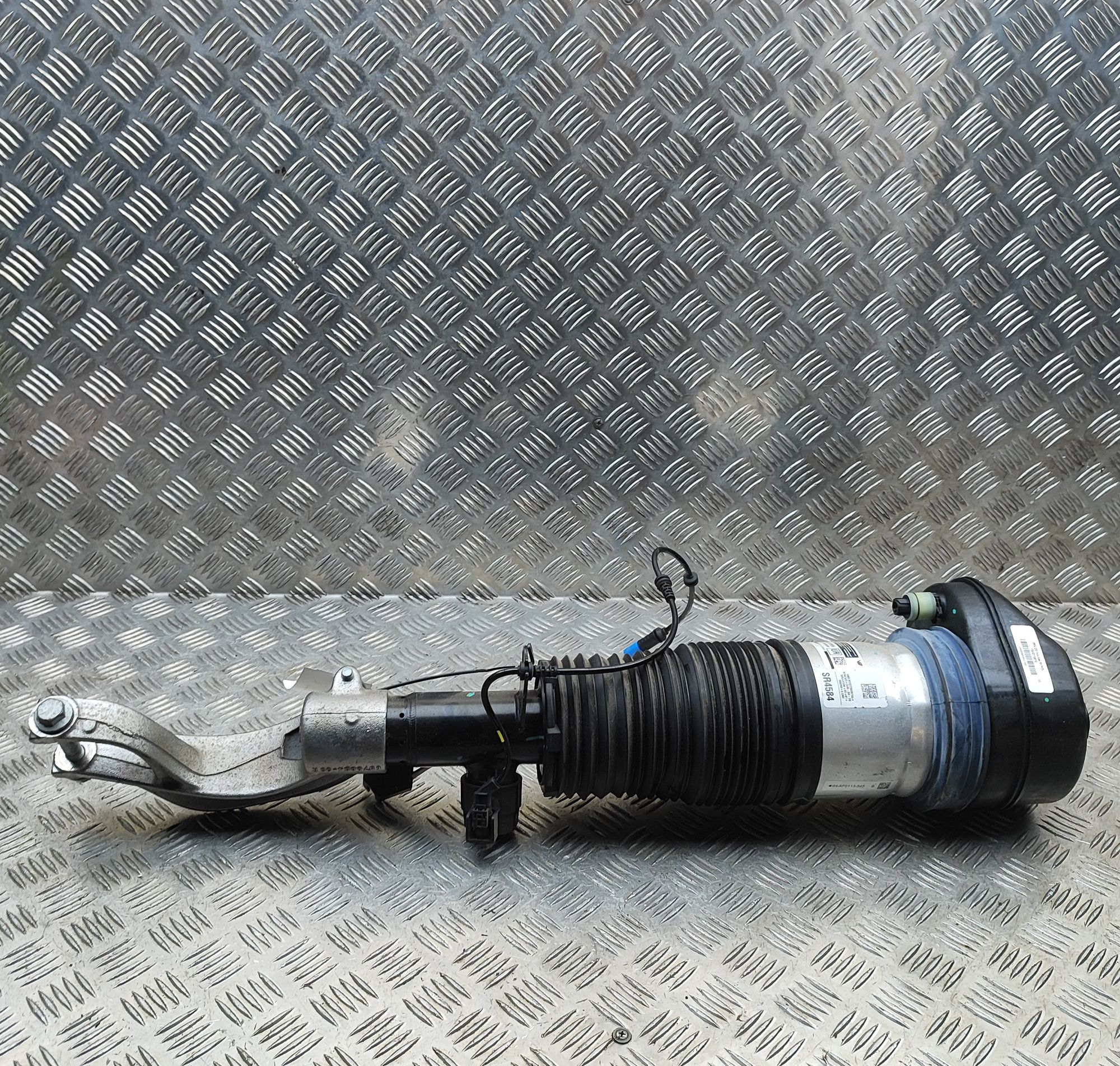 BMW X6 (G06) Front Right Air Shock Absorber 462400019926, HH-AF0113-310, G05V27N, 6892426 F...