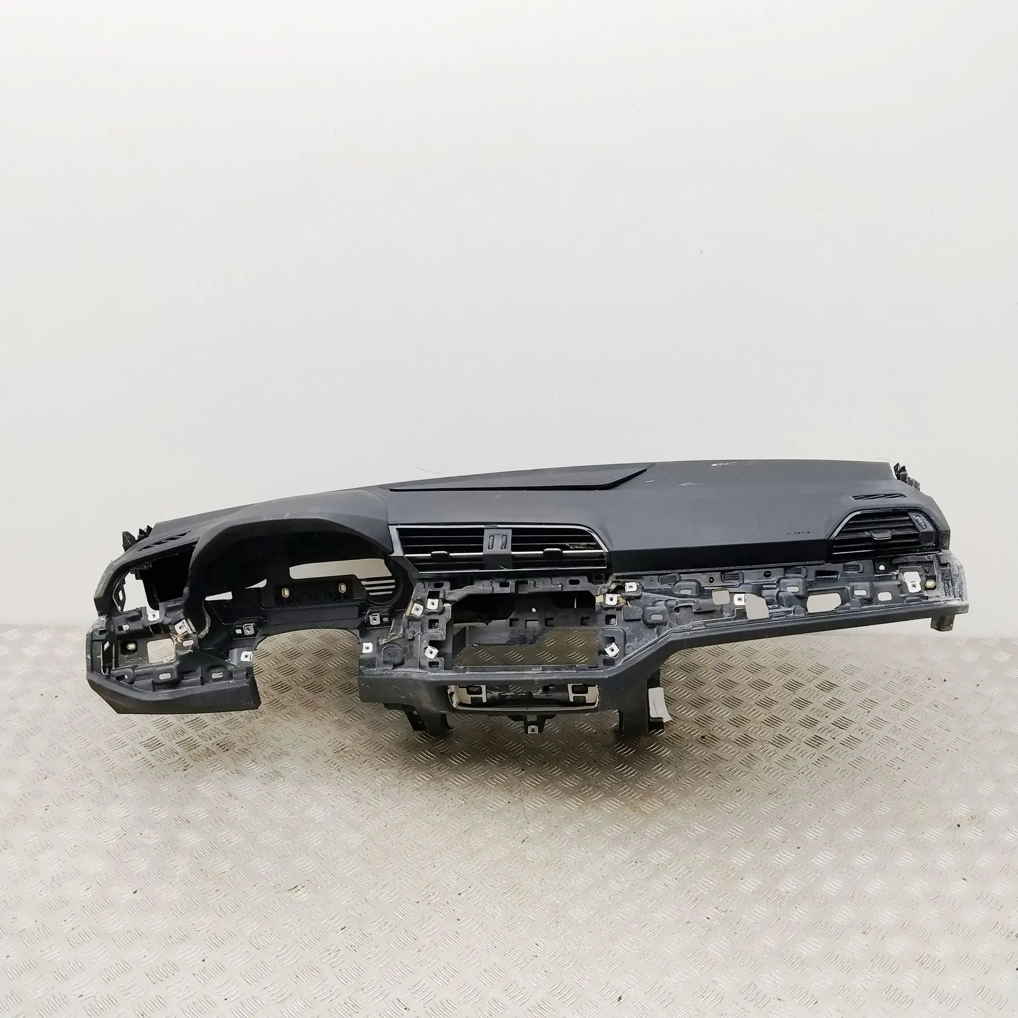 Audi Q3 (F3) Dashboard 83B857001 Dashboard AUDI Q3 (F3) (2018-...)

Pa...