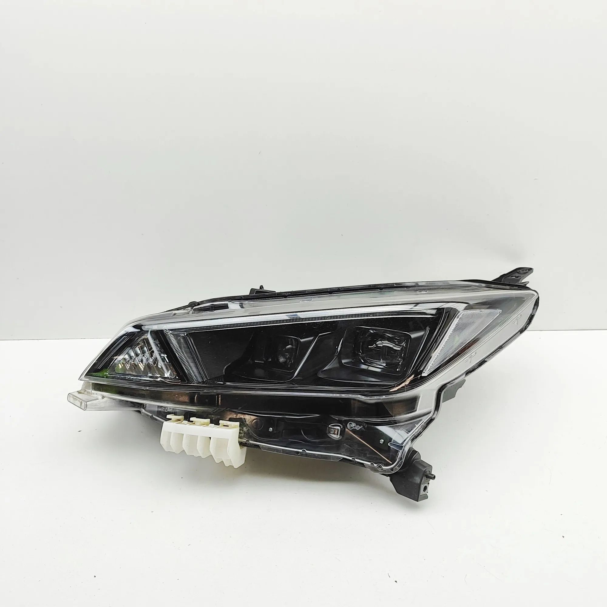 Nissan Leaf Front Left Headlight 26060-6WK8A Front Left Headlight NISSAN LEAF (Z...