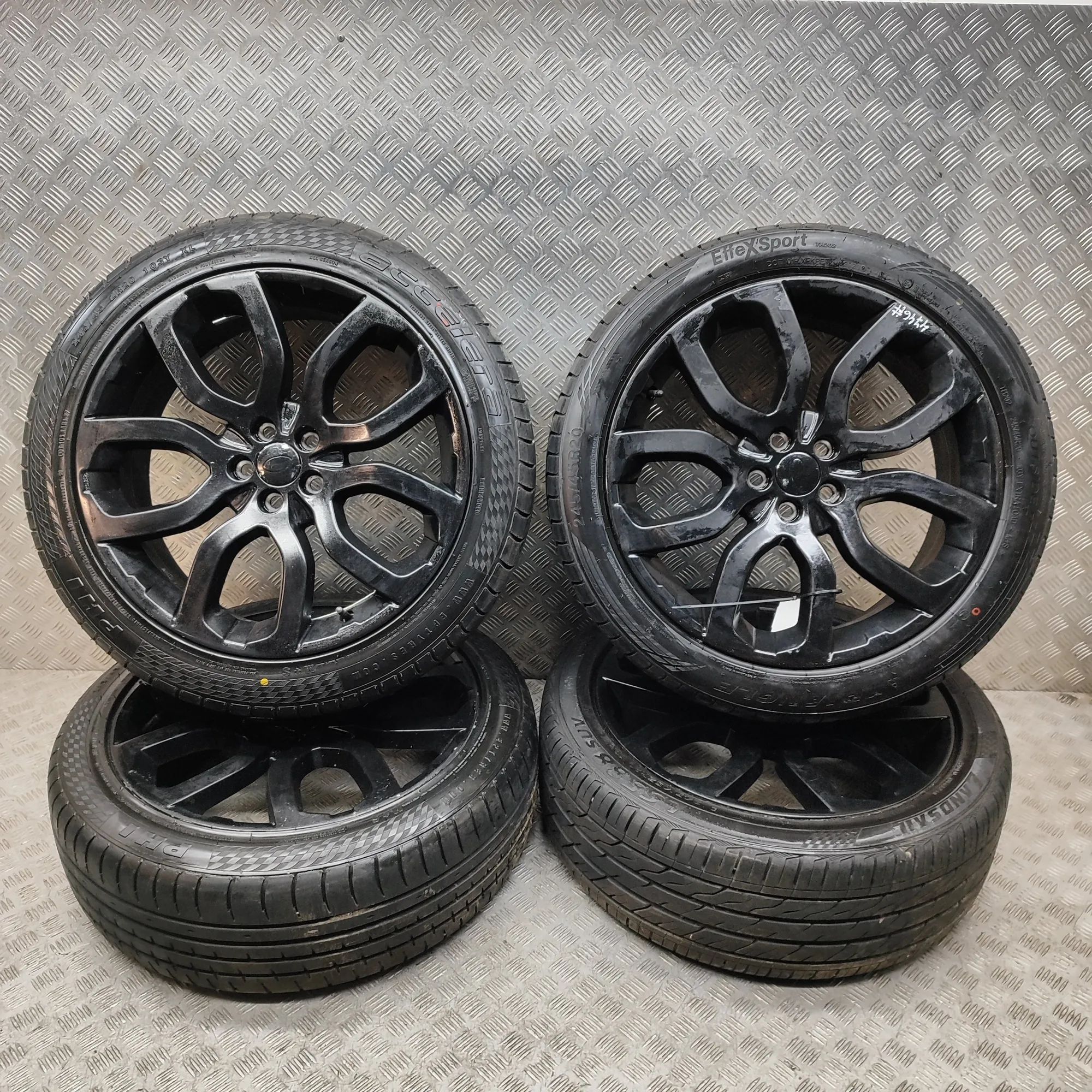 Land Rover Range Rover Evoque Alloy Wheel Set BJ32-1007-EB Alloy Wheel Set LAND ROVER RANGE R...