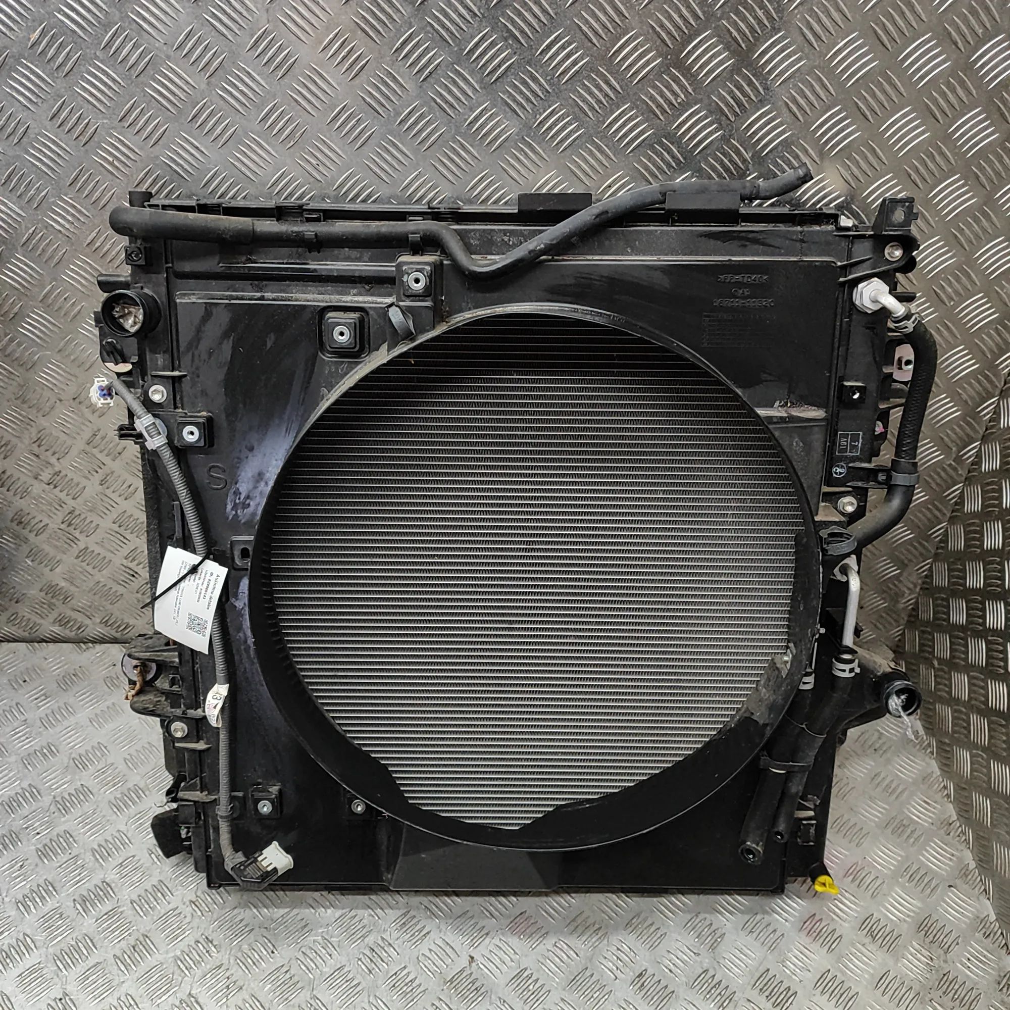 Toyota Land Cruiser 150 Cooling Radiator Pack 16400-30351, 88460-60490, 16711-11320 Cooling R...