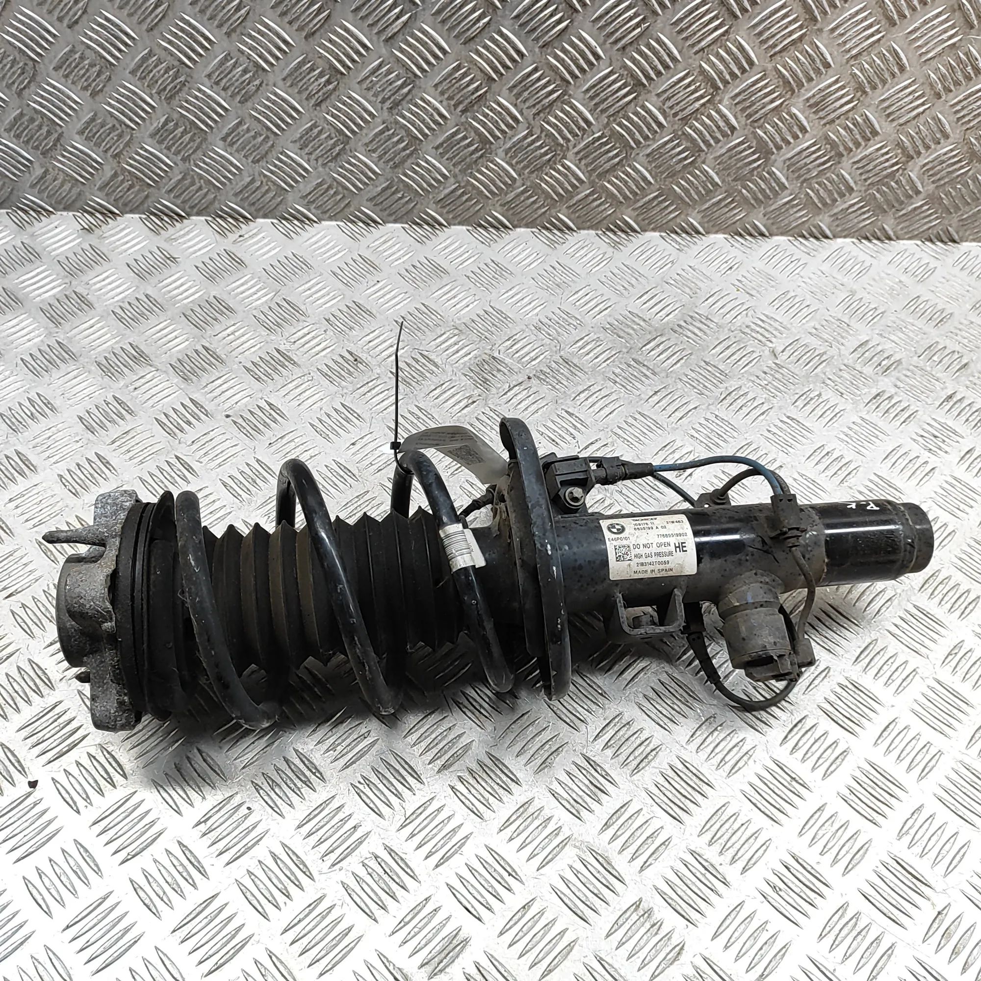 BMW i4 (G26) Front Left Shock Absorber 6895199 Front Left Shock Absorber BMW I4 (G26) ...