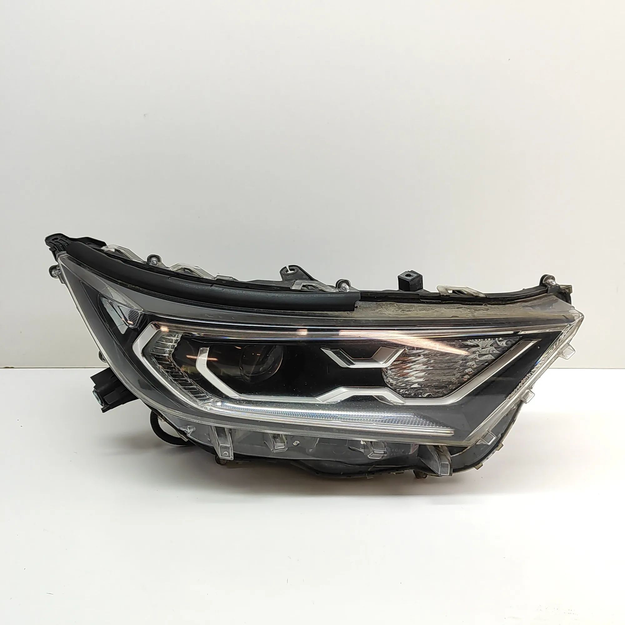 Toyota RAV4 (XA40) Front Right Headlight 89908-42030, 143800-0321, 81145-42A30 Front Rig...