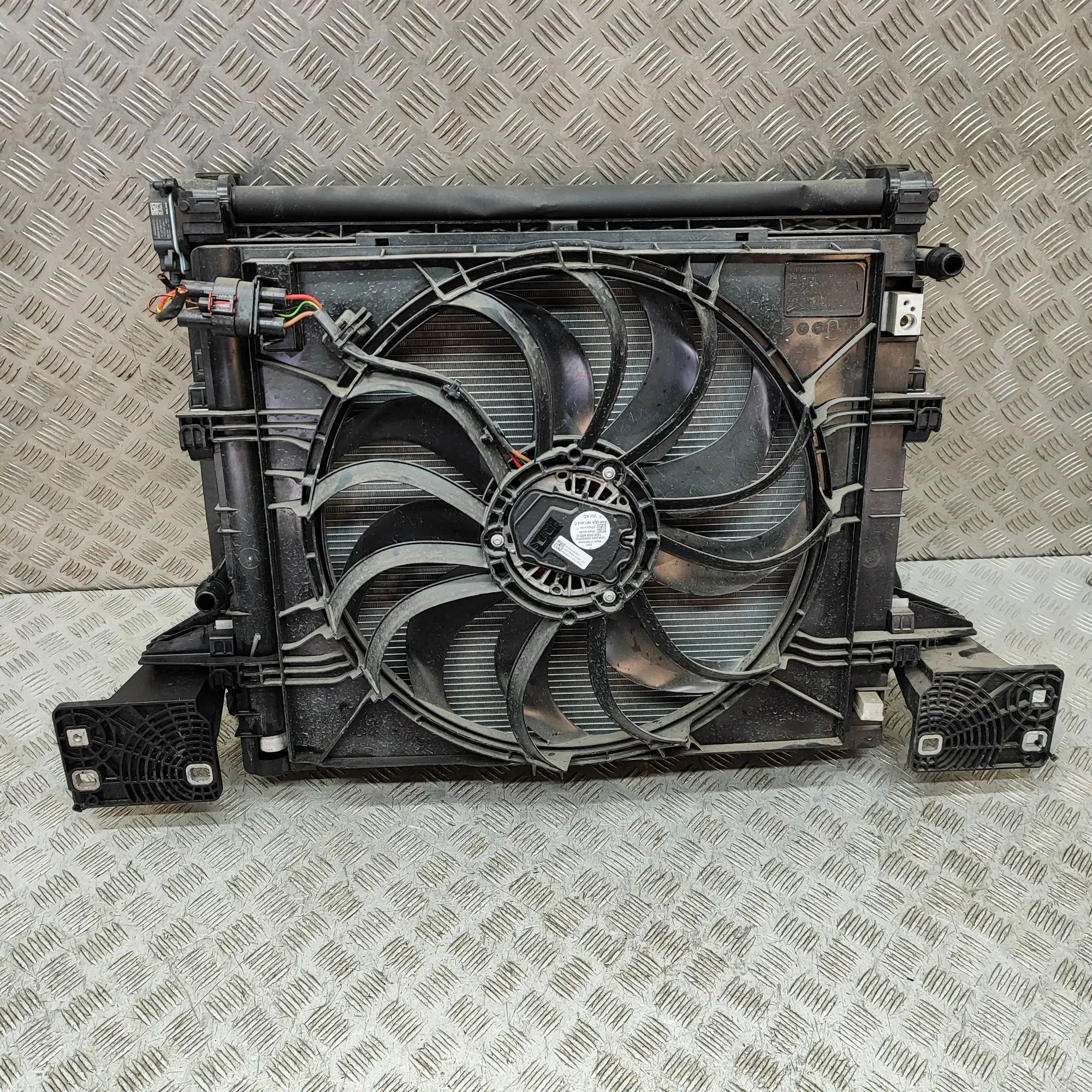 Audi Q4 e-tron Cooling Radiator Pack 1EA121203C, 1EA121251B, 1EA121205A Cooling Radi...