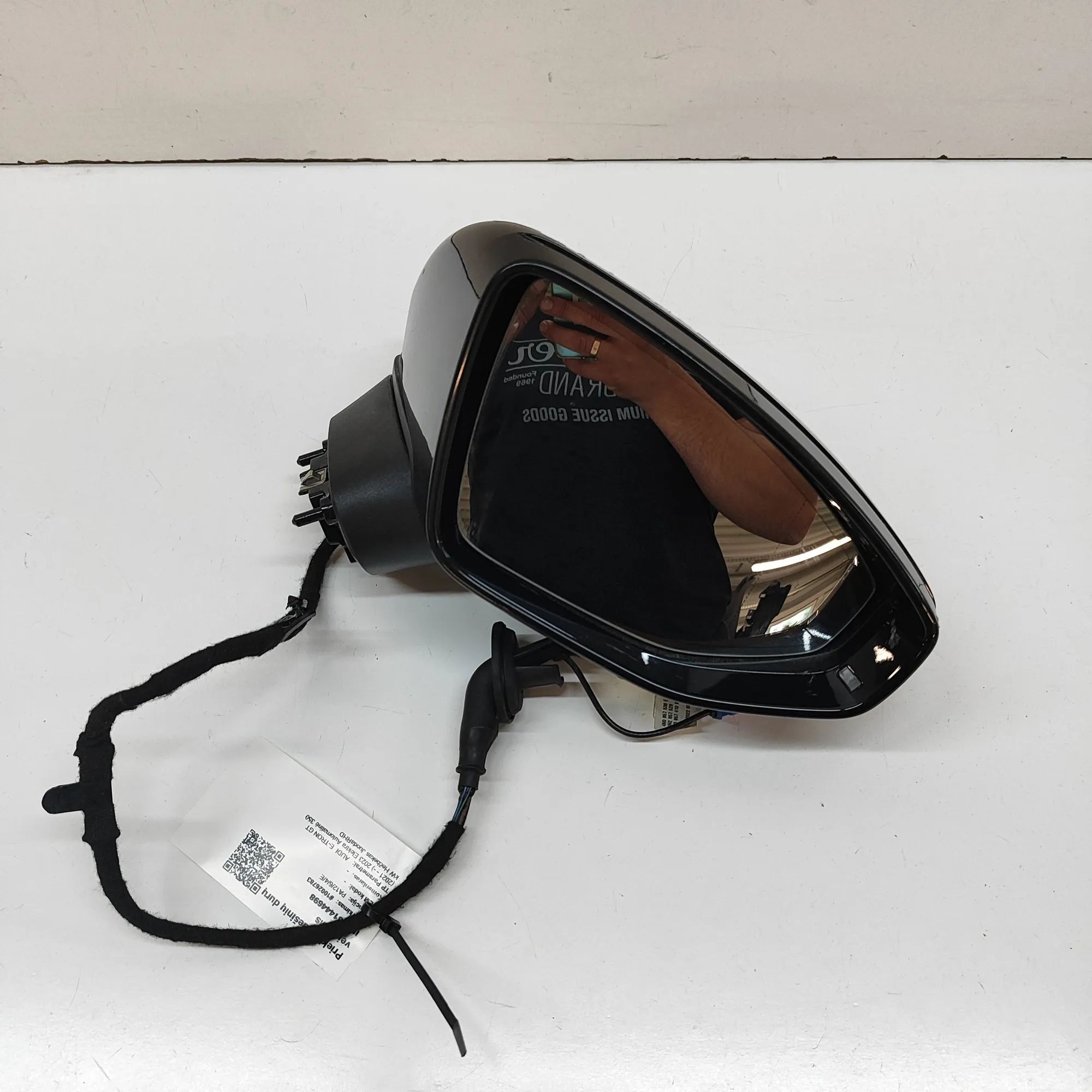 Audi e-tron GT (FW) Right Side Wing Mirror 4J3857410K Right Side Wing Mirror AUDI E-TRON G...