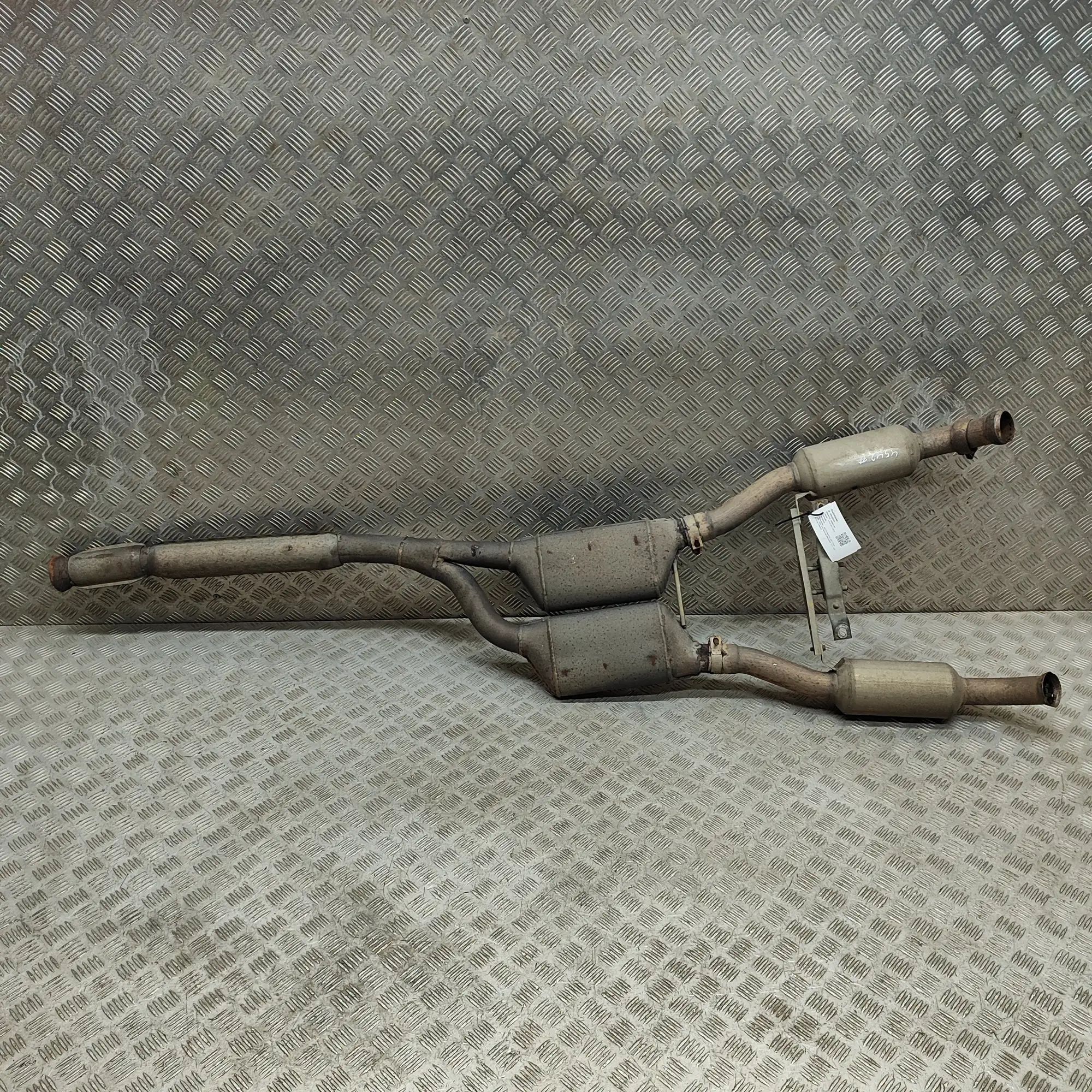 Exhaust Brand/Model: ASTON MARTIN DB7
Year: 1995
Engine...