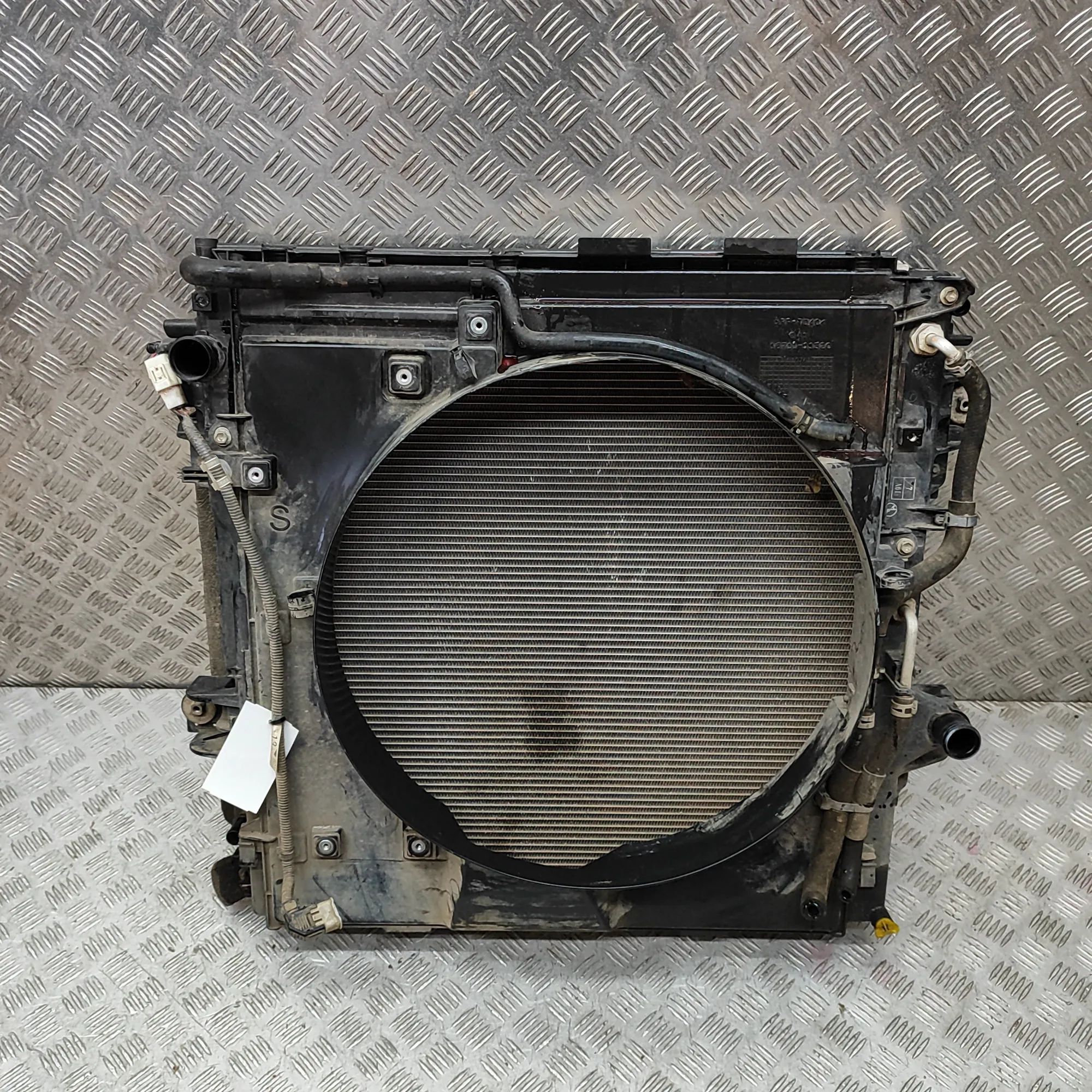 Toyota Land Cruiser 150 Cooling Radiator Pack 16400-30351, 88460-60490, 16711-11320 Cooling R...